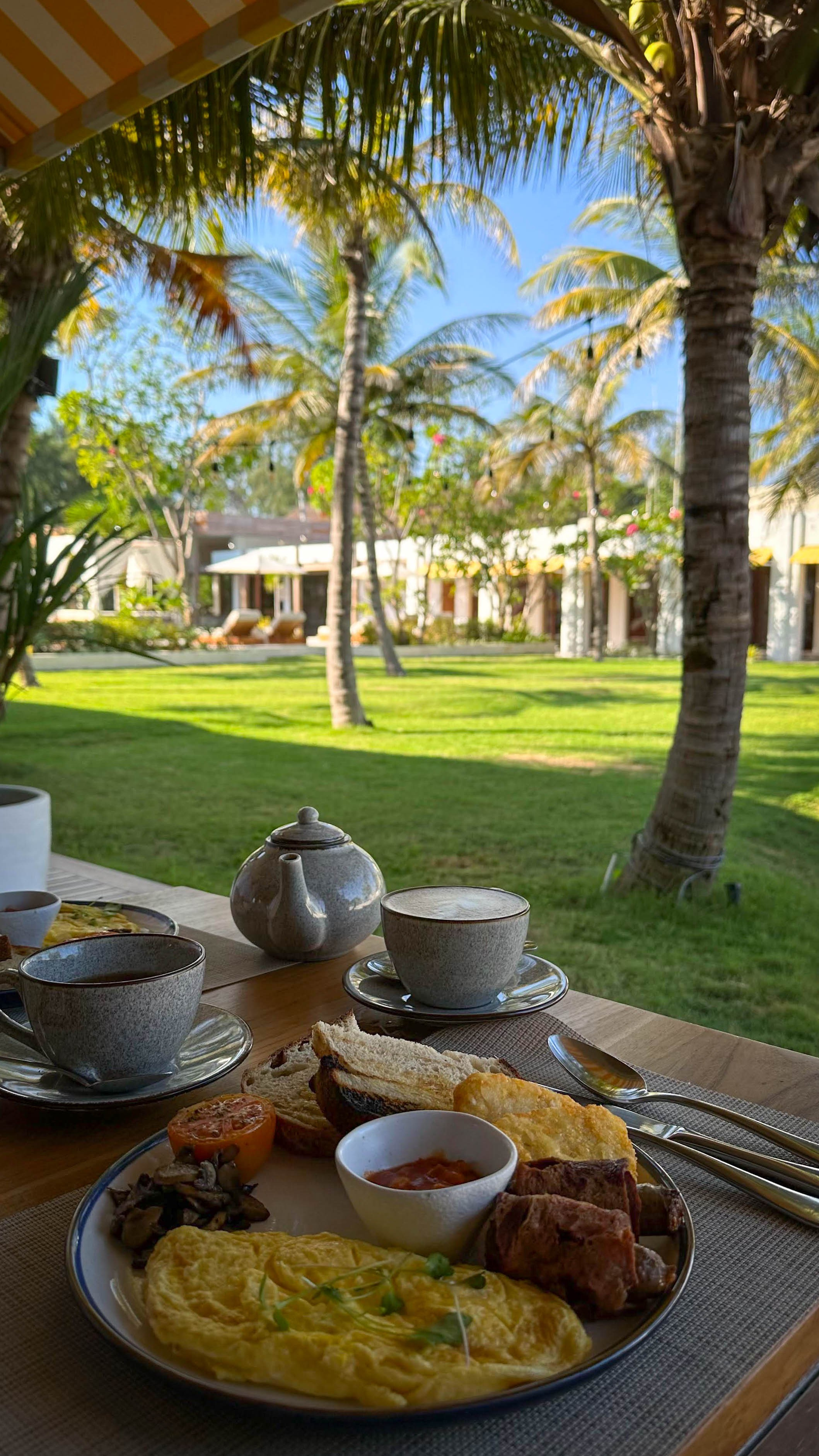 Cocana Resort, Gili, Indonesia. Alina and Vlad — hotel & brand content creators