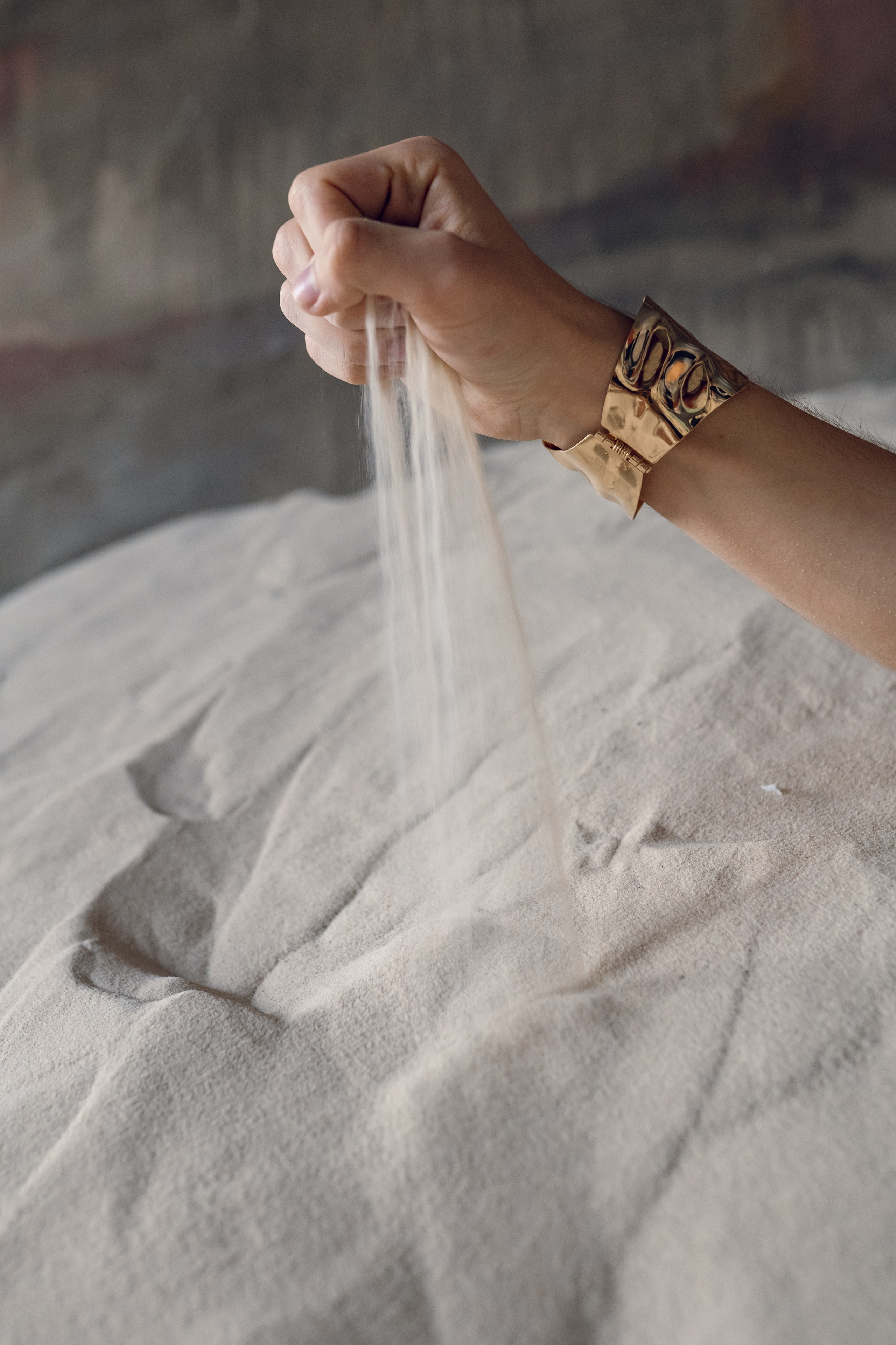 Крас в песке. Фотосессия в Спб в студии, фотограф Панютина Марина