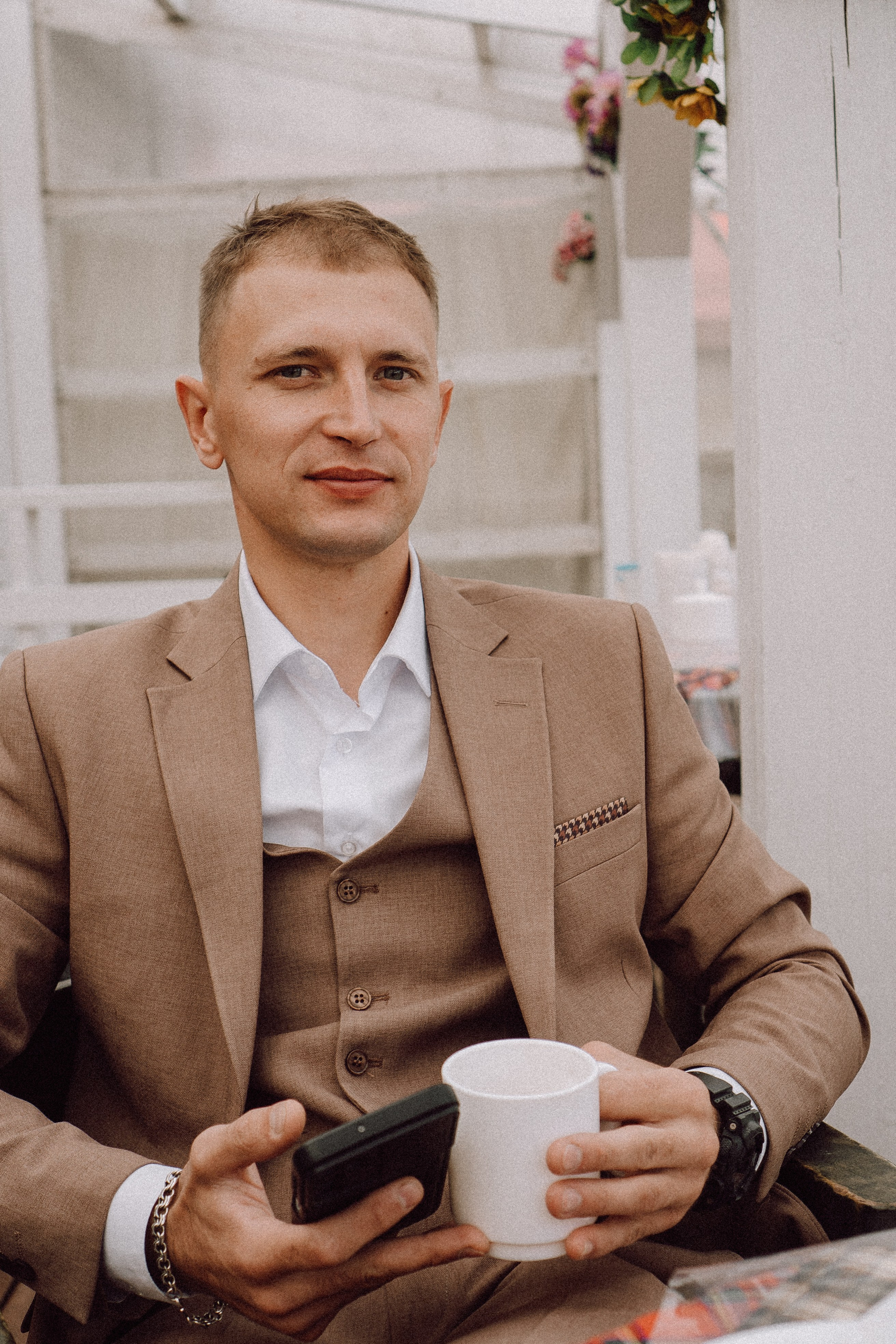 СВАДЕБНАЯ ФОТОСЕССИИЯ ПАРЫ В ГОРОДЕ ПРИОЗЕРСК В СОСНОВОМ ЛЕСУ И С ПИКАПОМ. Профессиональный фотограф, Санкт-Петербург — Виктория Богомолова