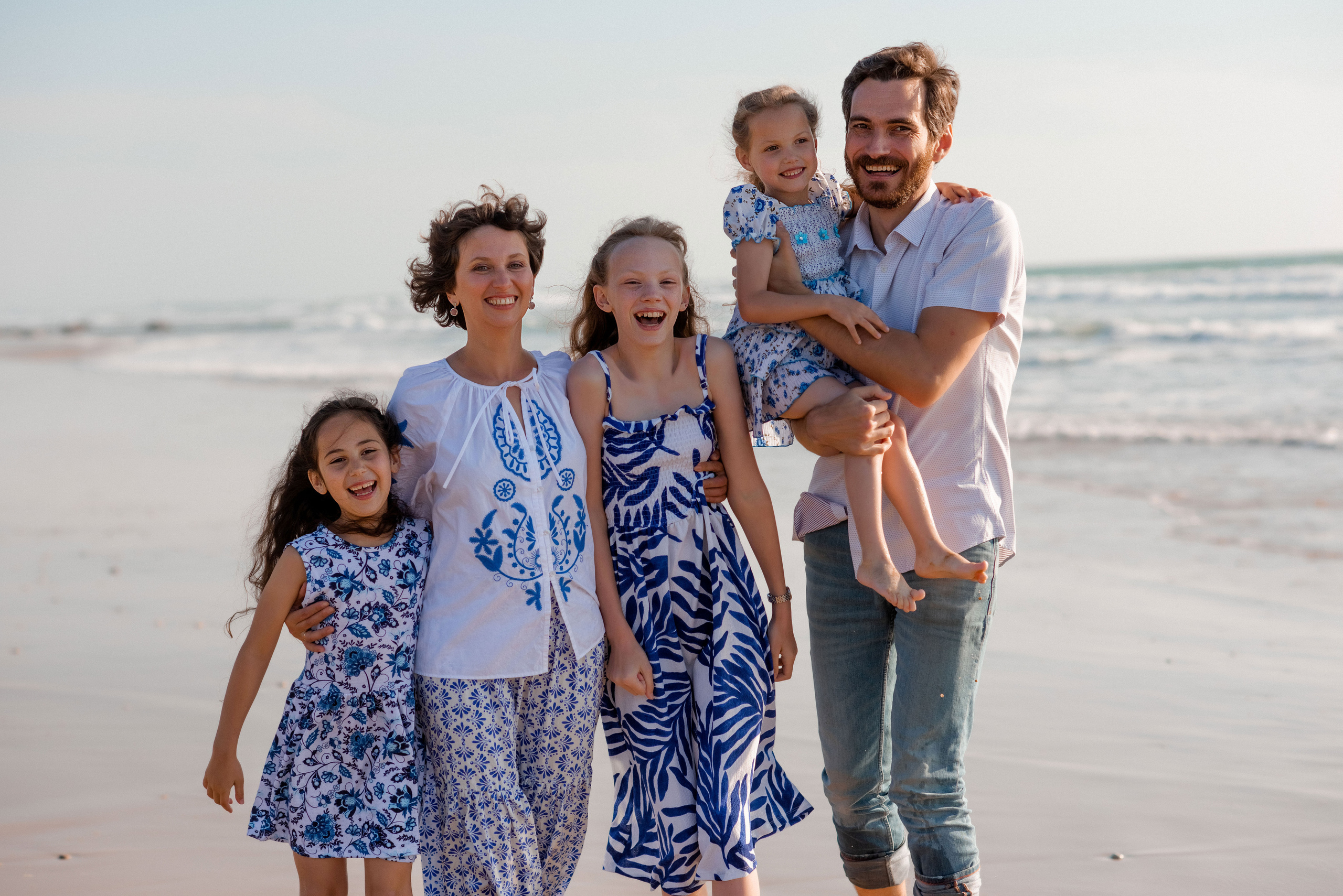 Семейная прогулка у моря. Профессиональный фотограф. Портрет, семья, дети