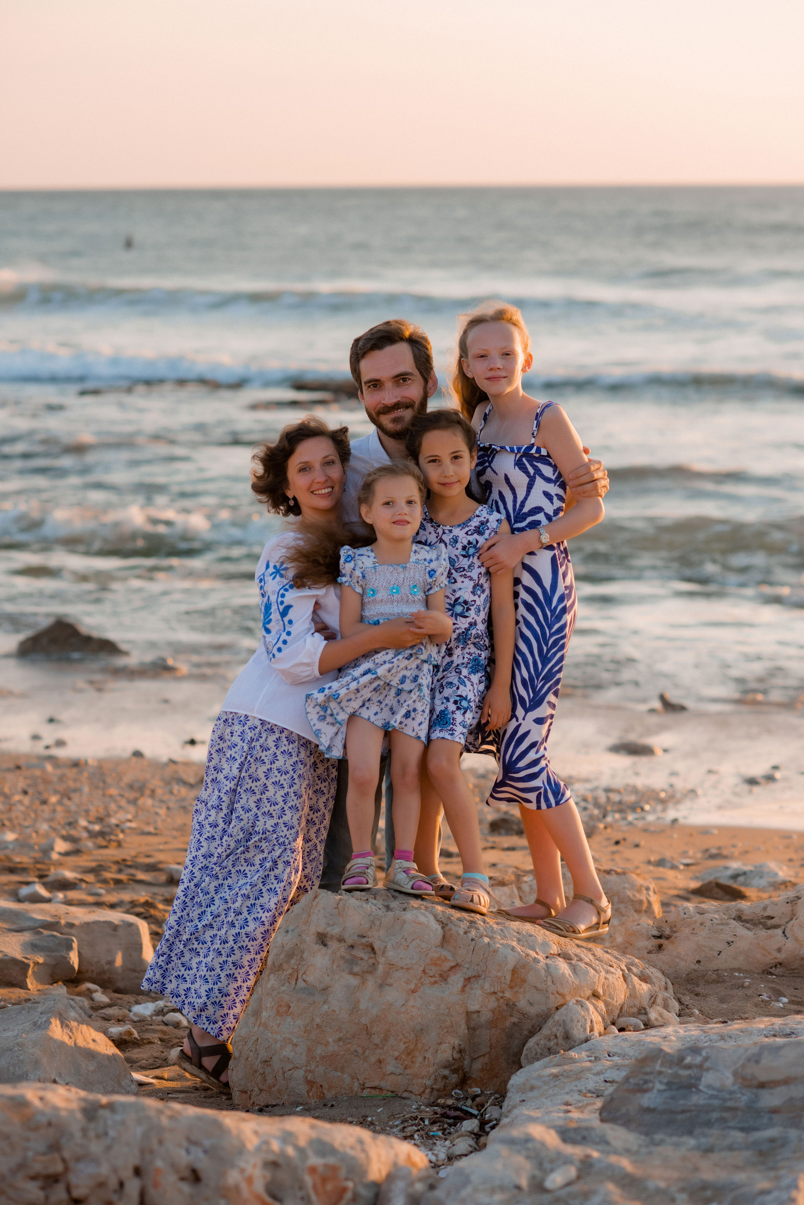 Семейная прогулка у моря. Профессиональный фотограф. Портрет, семья, дети