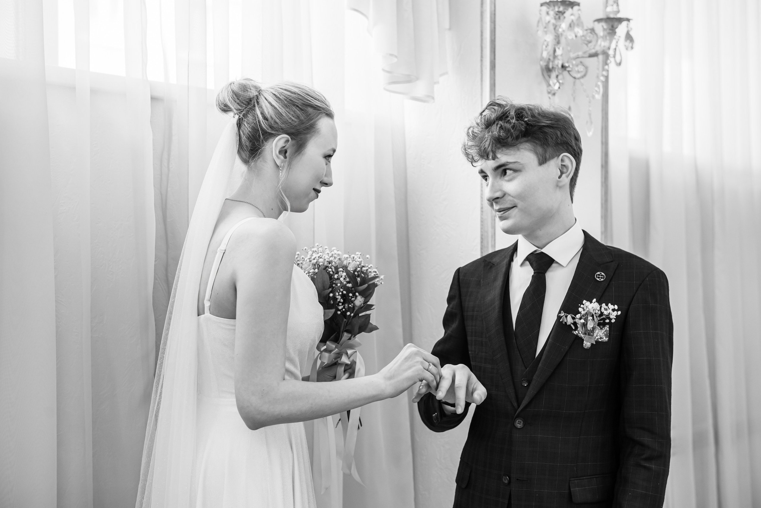 Свадебная фотосессия в музыкальном театре в г. Кемерово