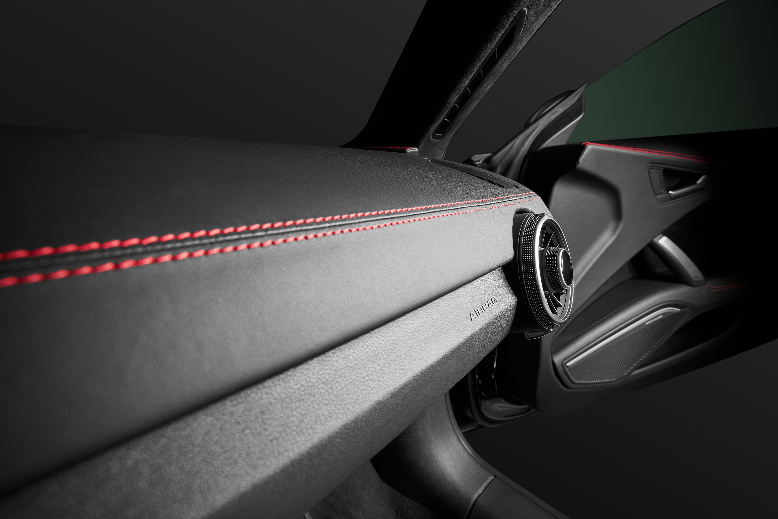 Audi TT Black & Red. Репортажный фотограф и ретушер в Москве Наталья Алексеева