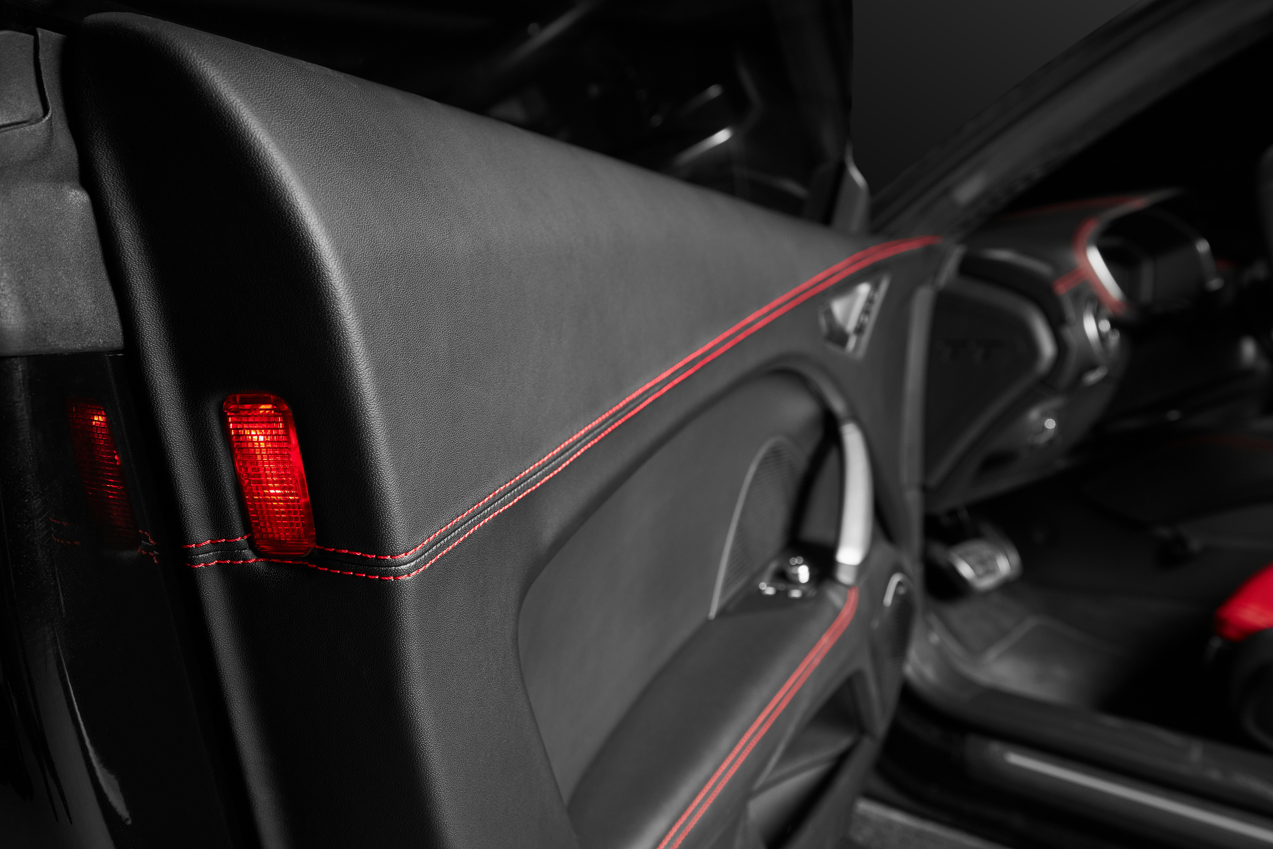 Audi TT Black & Red. Репортажный фотограф и ретушер в Москве Наталья Алексеева