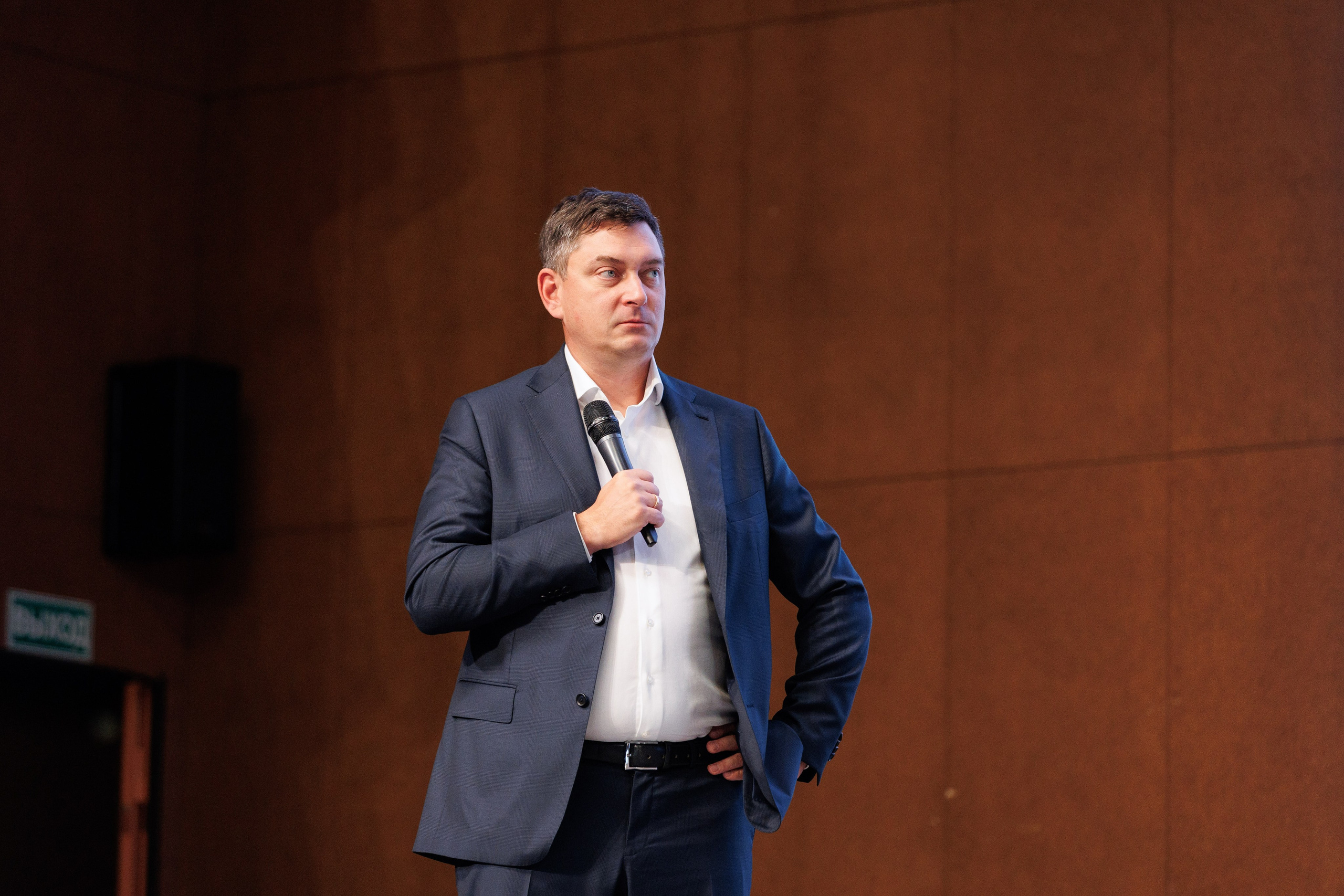 Форум Максима Батырева «Продажи по-новому». Репортажный Фотограф в Москве Юра Гушан