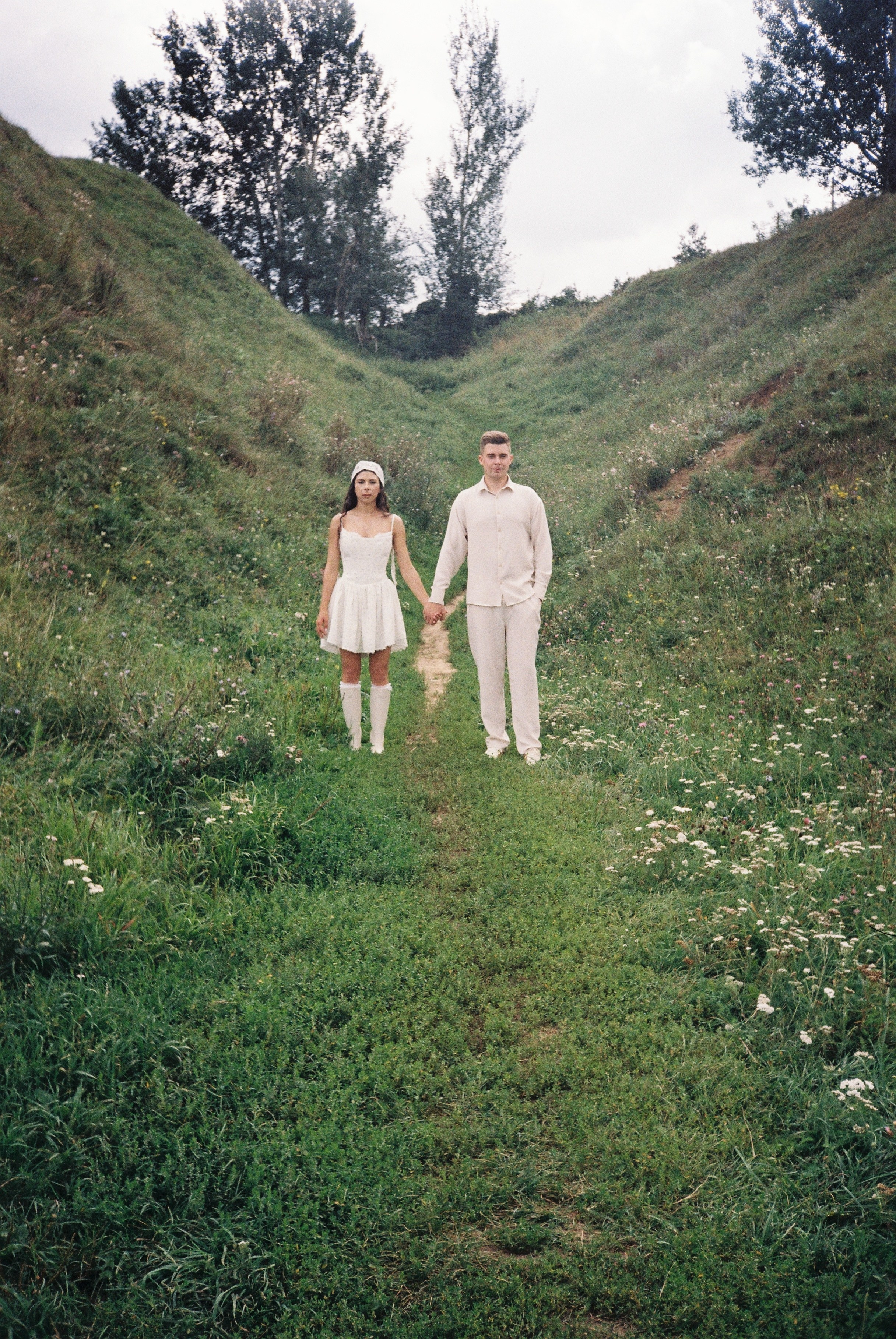 Rain falls down. Главная