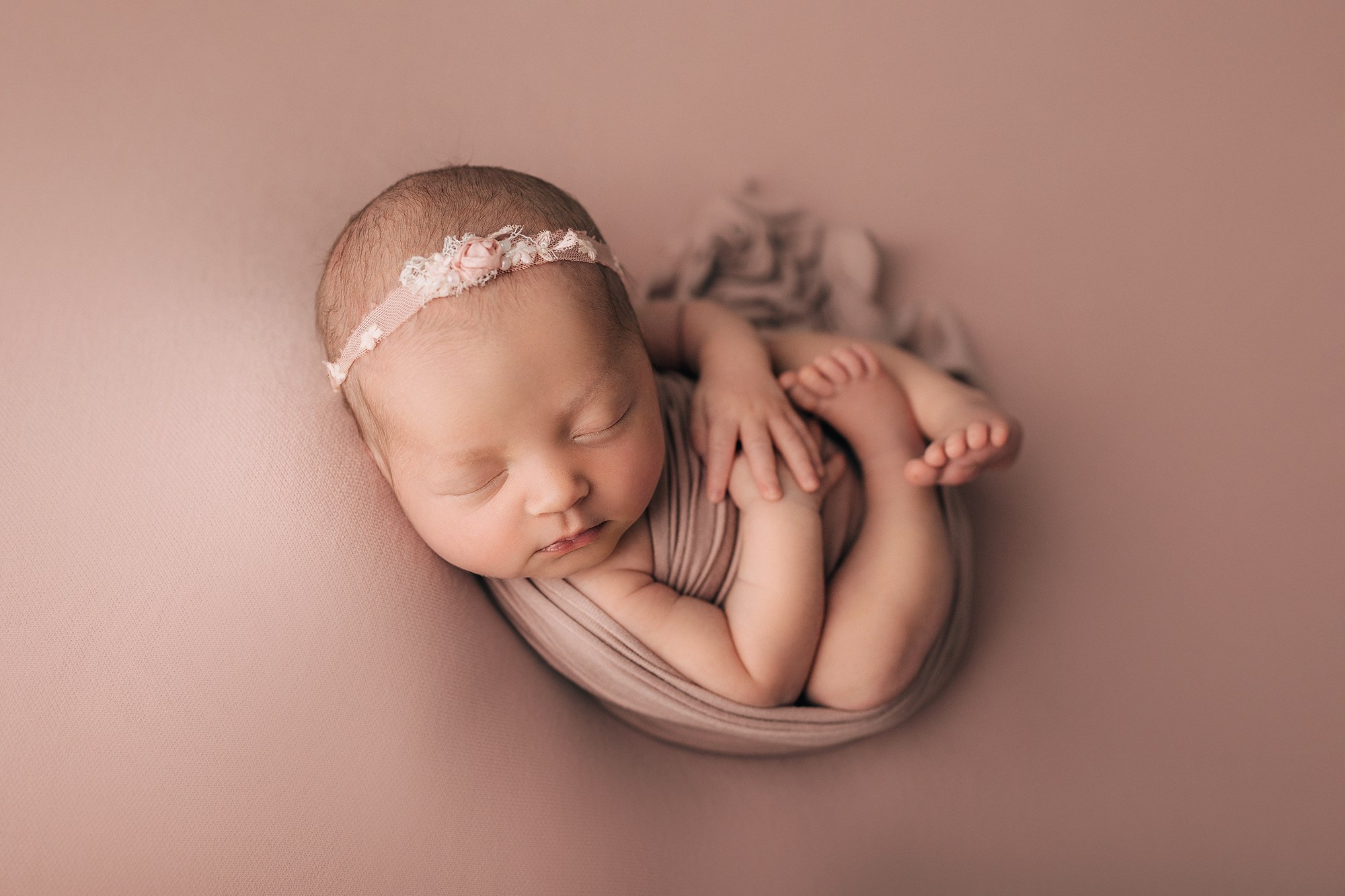 Арина 8 дней. Семейный фотограф новорождённых в Серпухове Юлия Новикова +79637785957