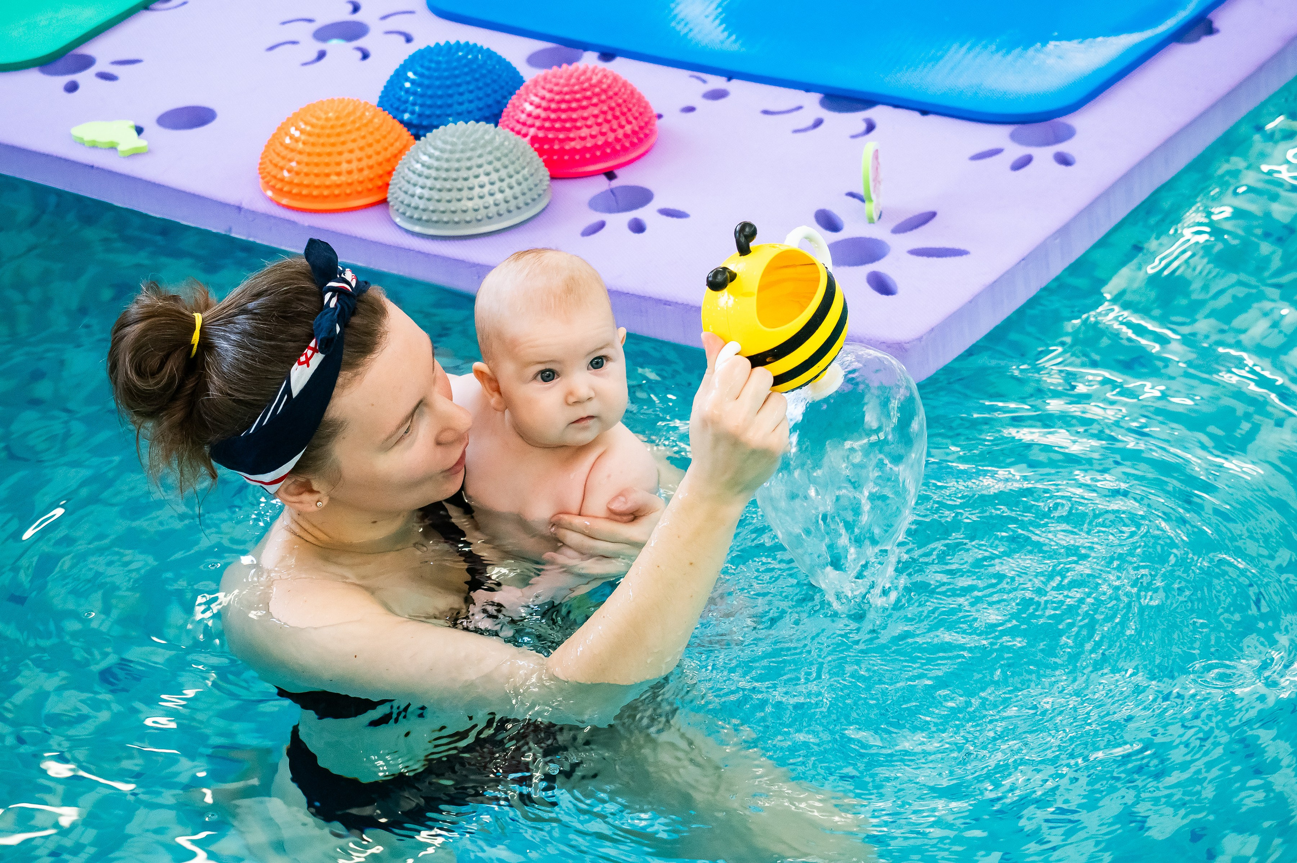 Грудничковое плавание. Репортажный, семейный и детский фотограф в Пензе и Заречном Арина Ермилова. Картины барельеф на заказ