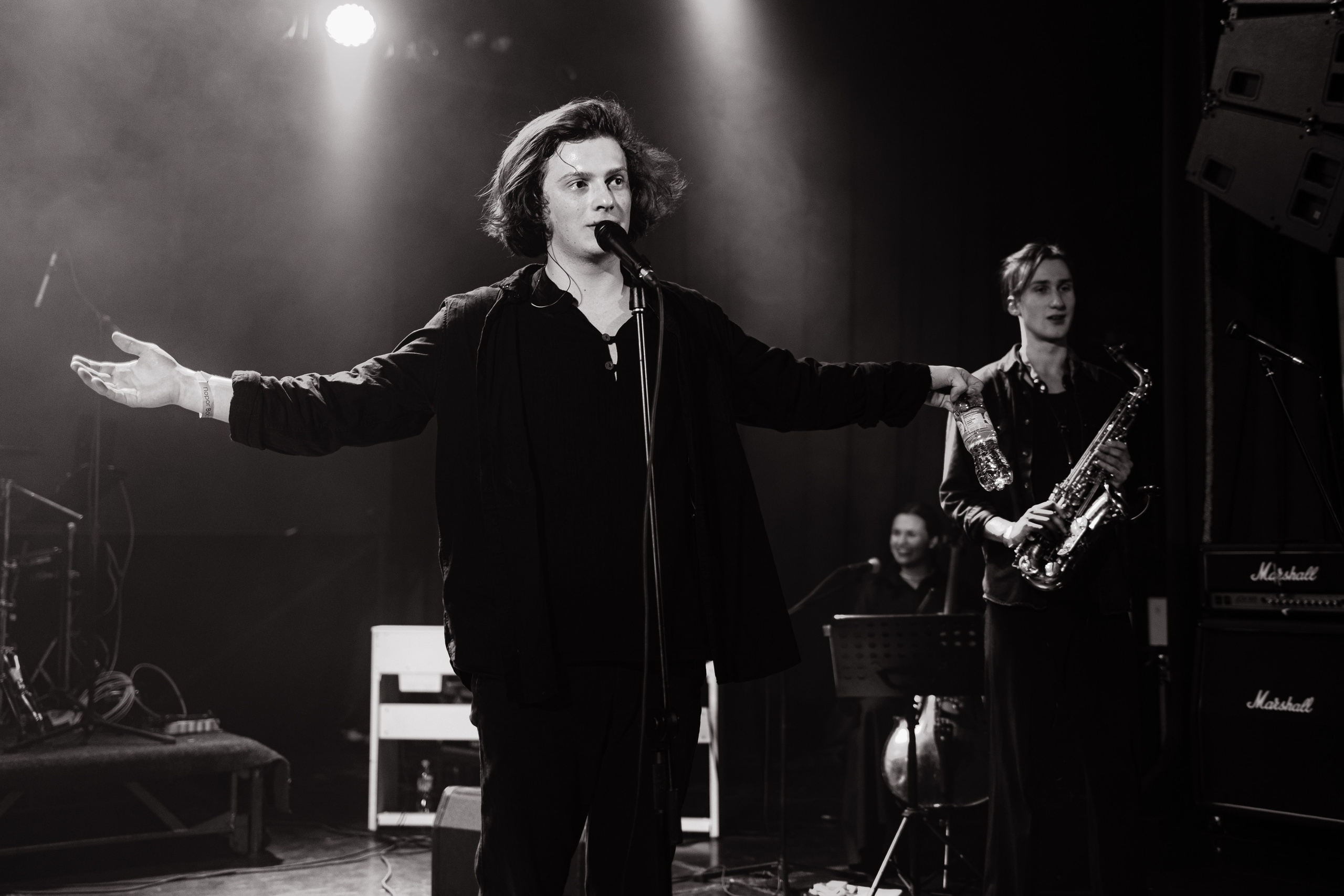 Бонд с кнопкой. Gorsvet.ph