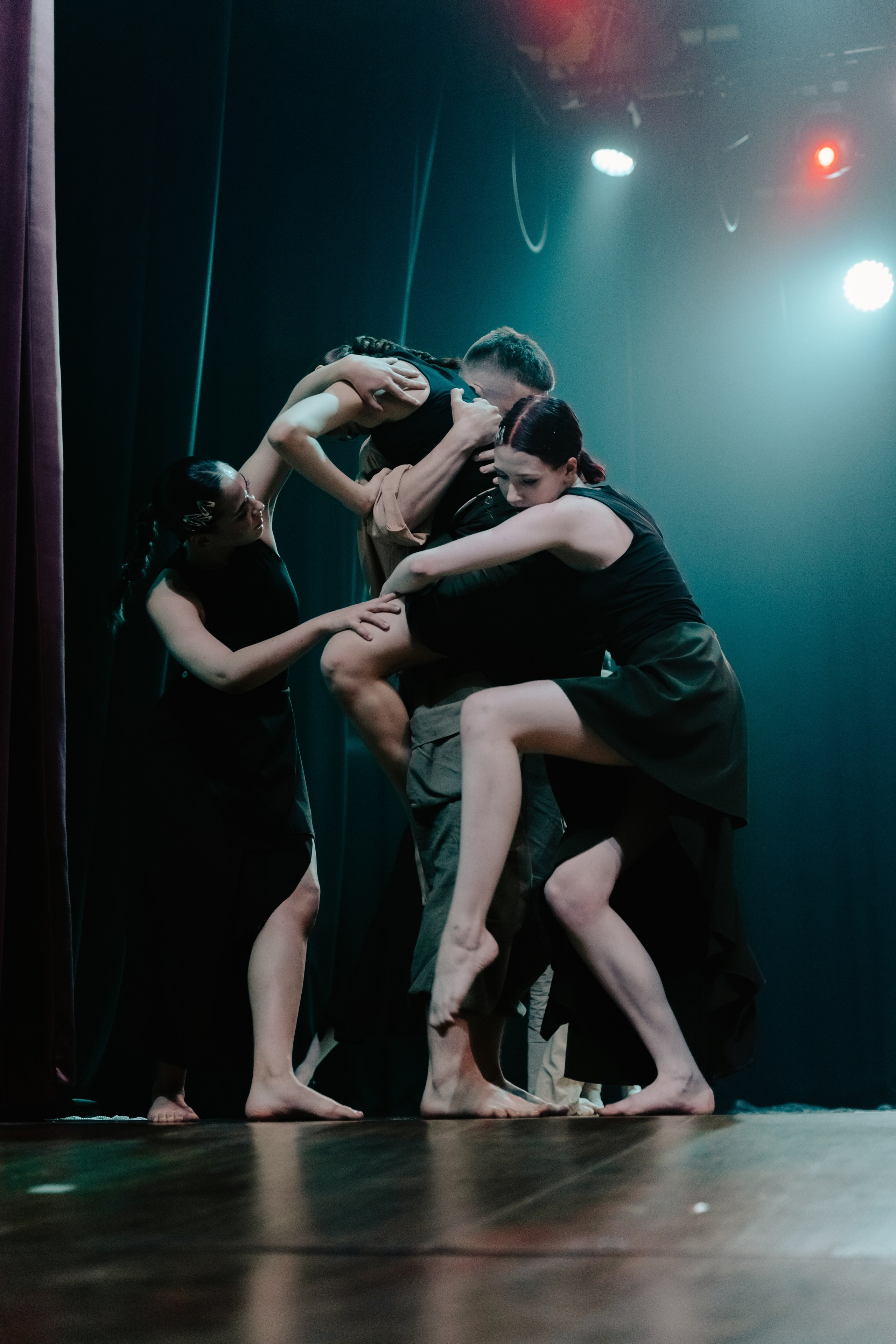 Спектакль «Песнь сирен». Главная