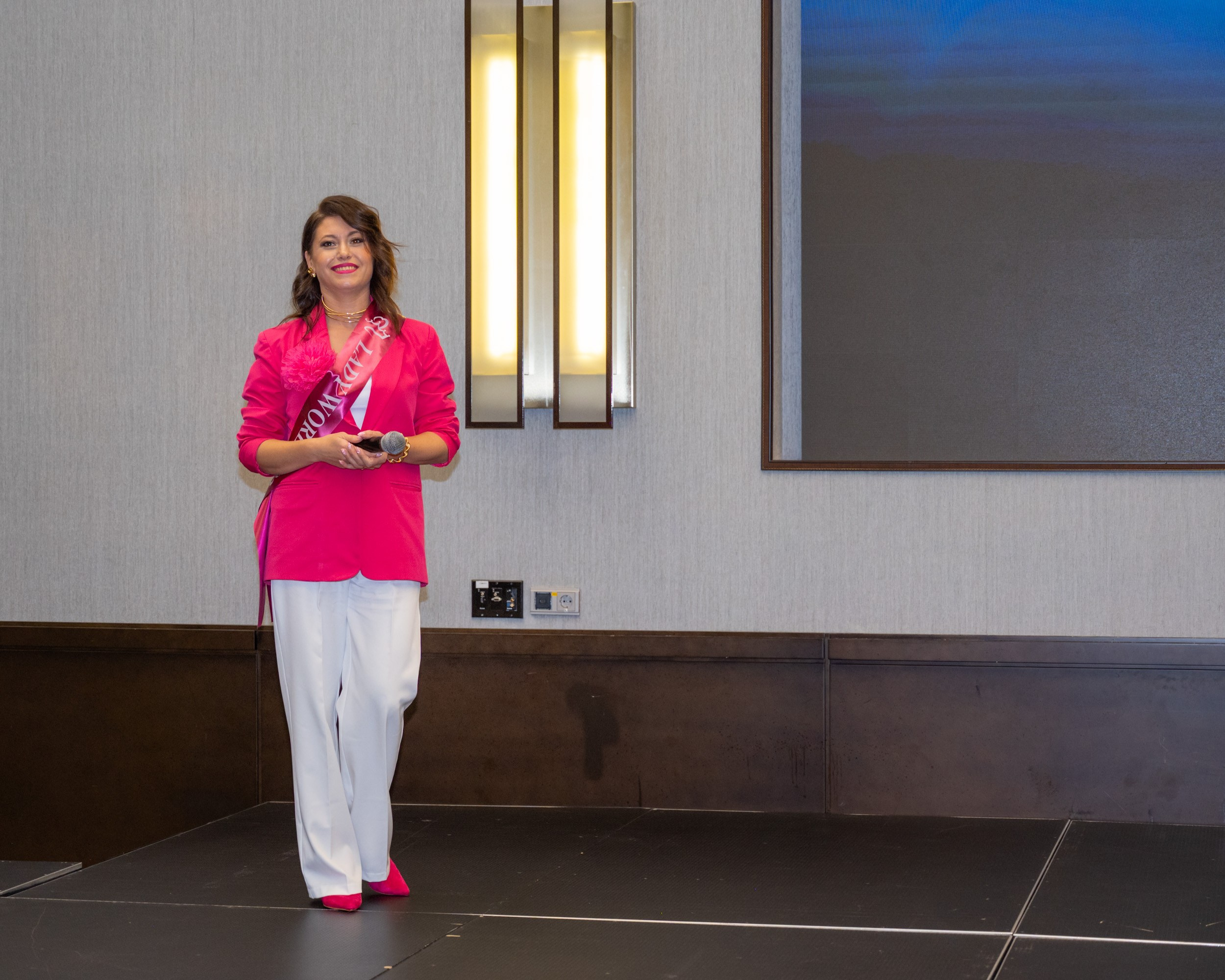 Церемония открытия Конкурса красоты «LADY WORLD» 2024. Фотографирую счастливых людей в Сочи