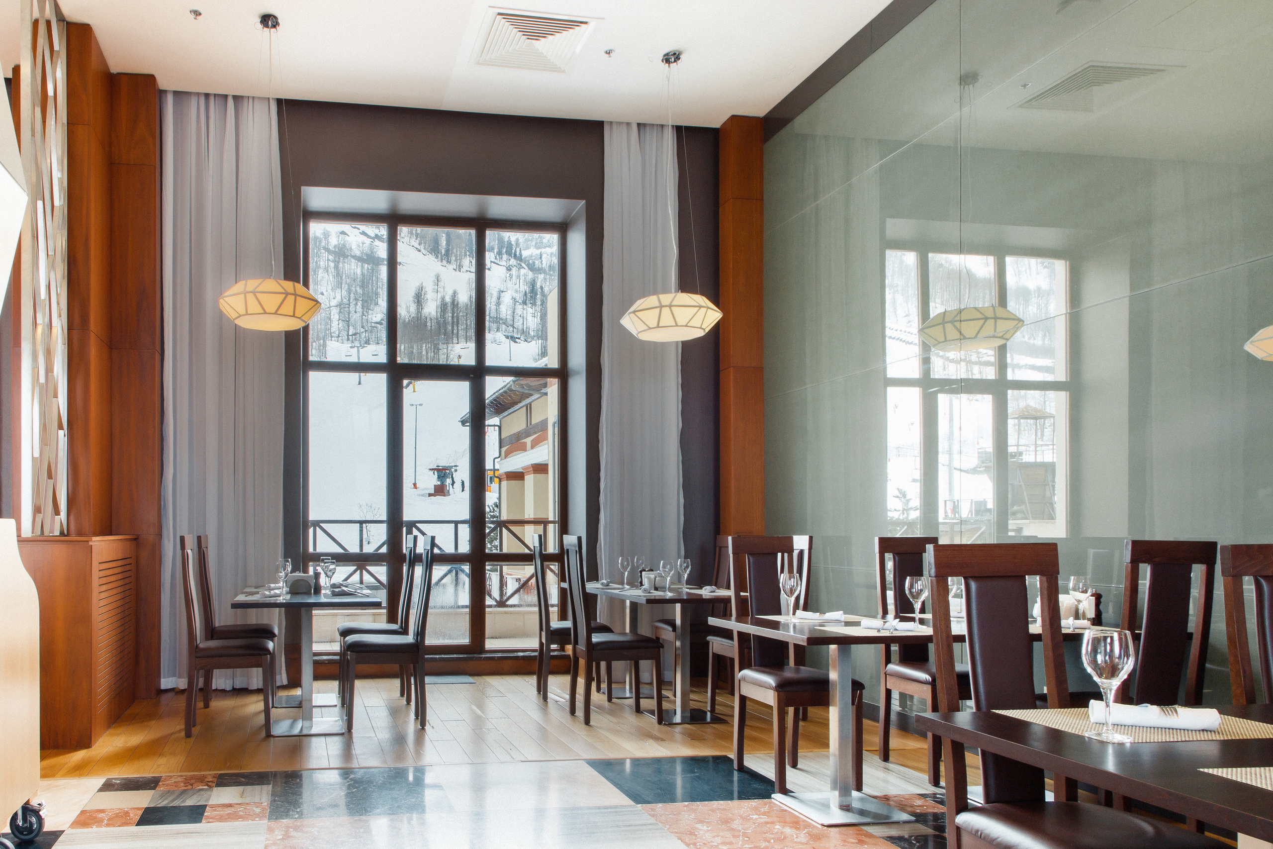 Интерьерная и экстерьерная фотосессия ресторанов. Отельный интерьерный фотограф Сочи