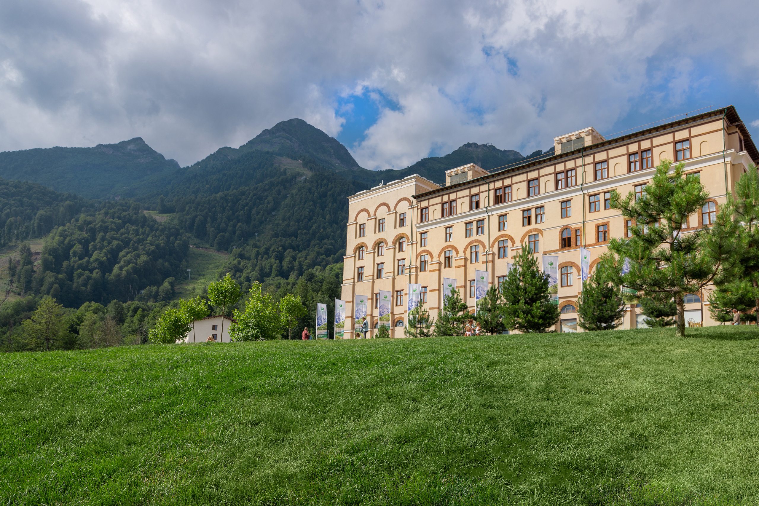 Фасадная фотосъёмка отелей Сочи. Отельный интерьерный фотограф Сочи