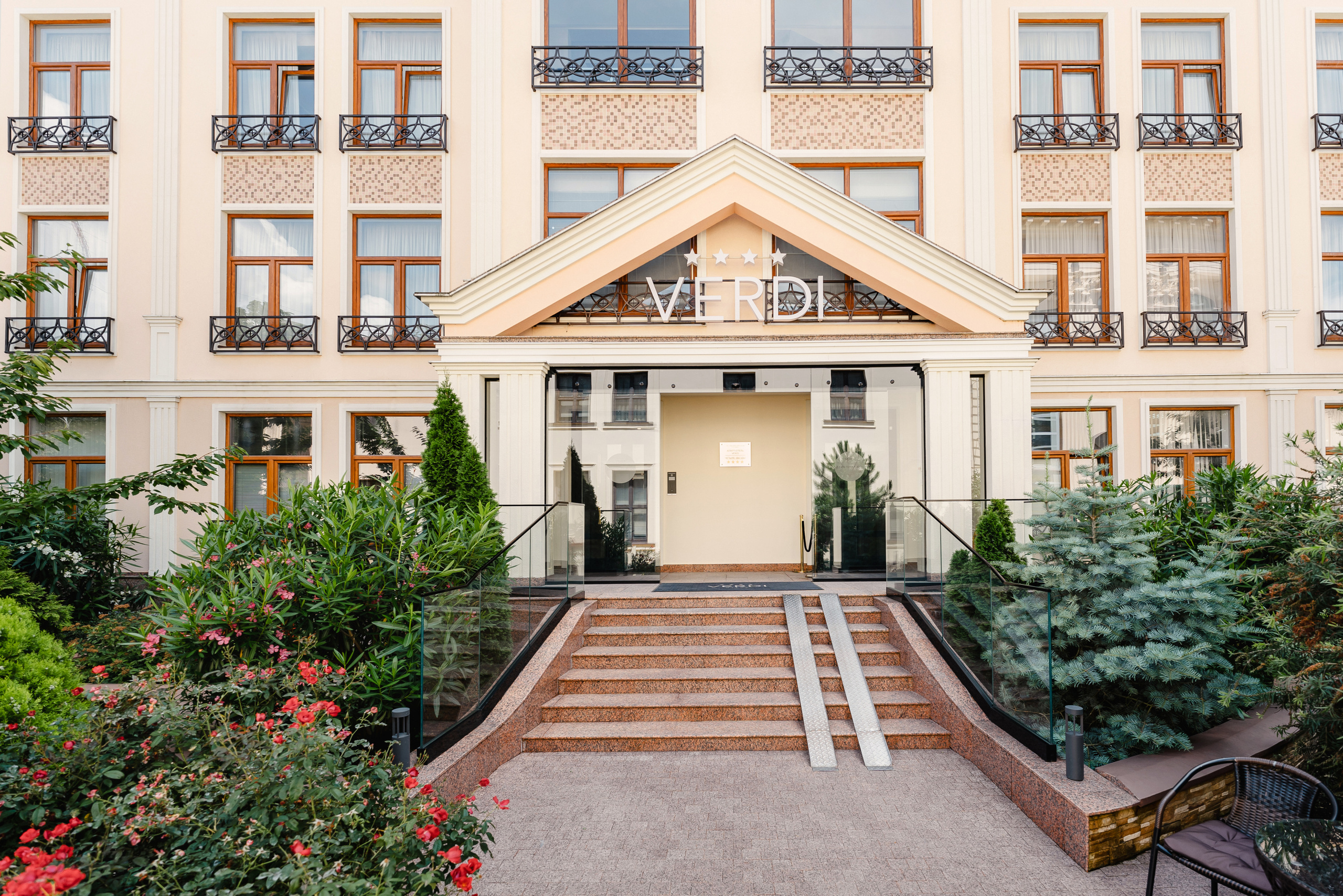 Фасадная фотосъёмка отелей Сочи. Отельный интерьерный фотограф Сочи