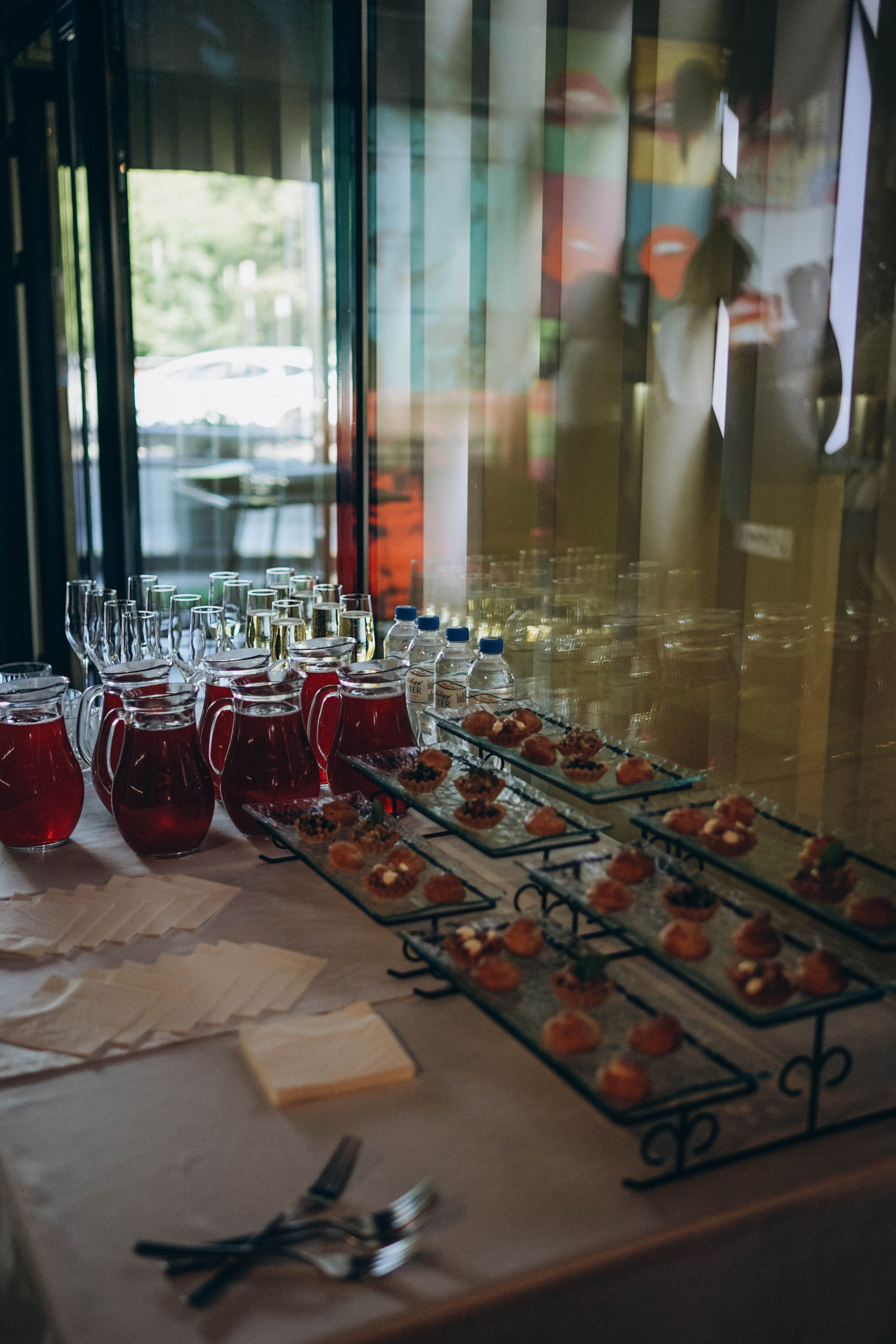 Яна и Никита: сборы в отеле, регистрация и банкет. Фотограф в Иркутске