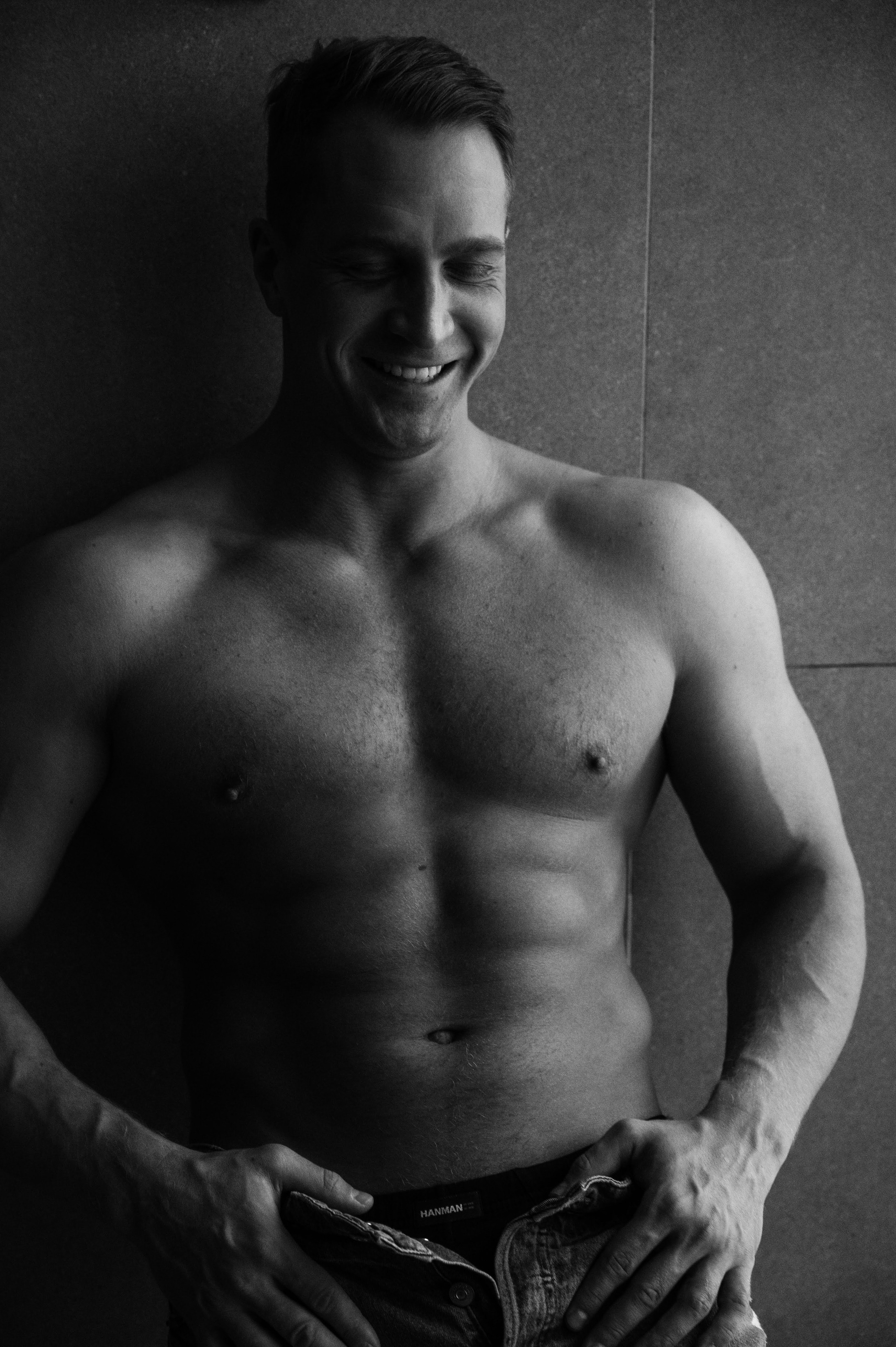 Андрей. Профессиональный фотограф беременности в СПБ. Стильные фотосессии беременности в стиле минимализм и классическая фотография