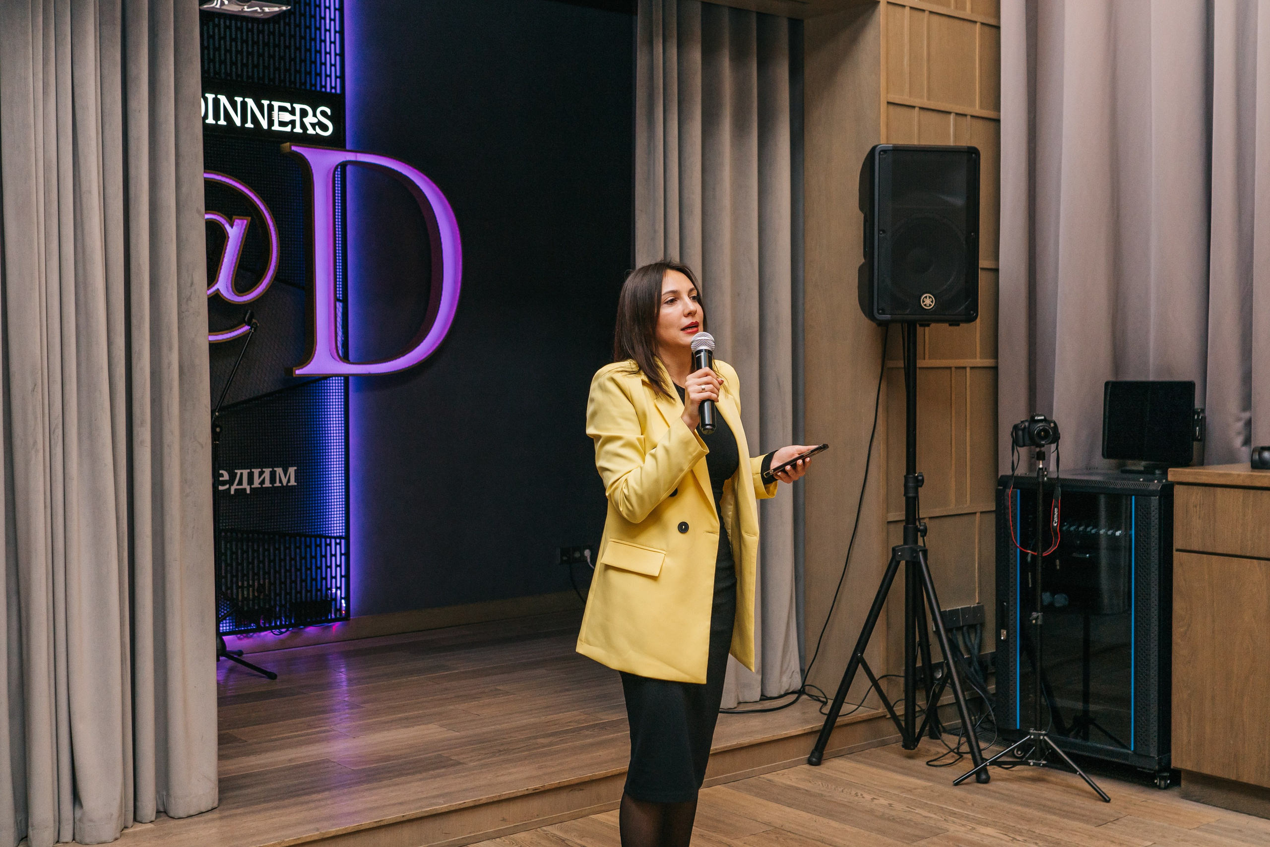 Бизнес-стендап. Женский фотограф в Москве Анастасия Сидорова