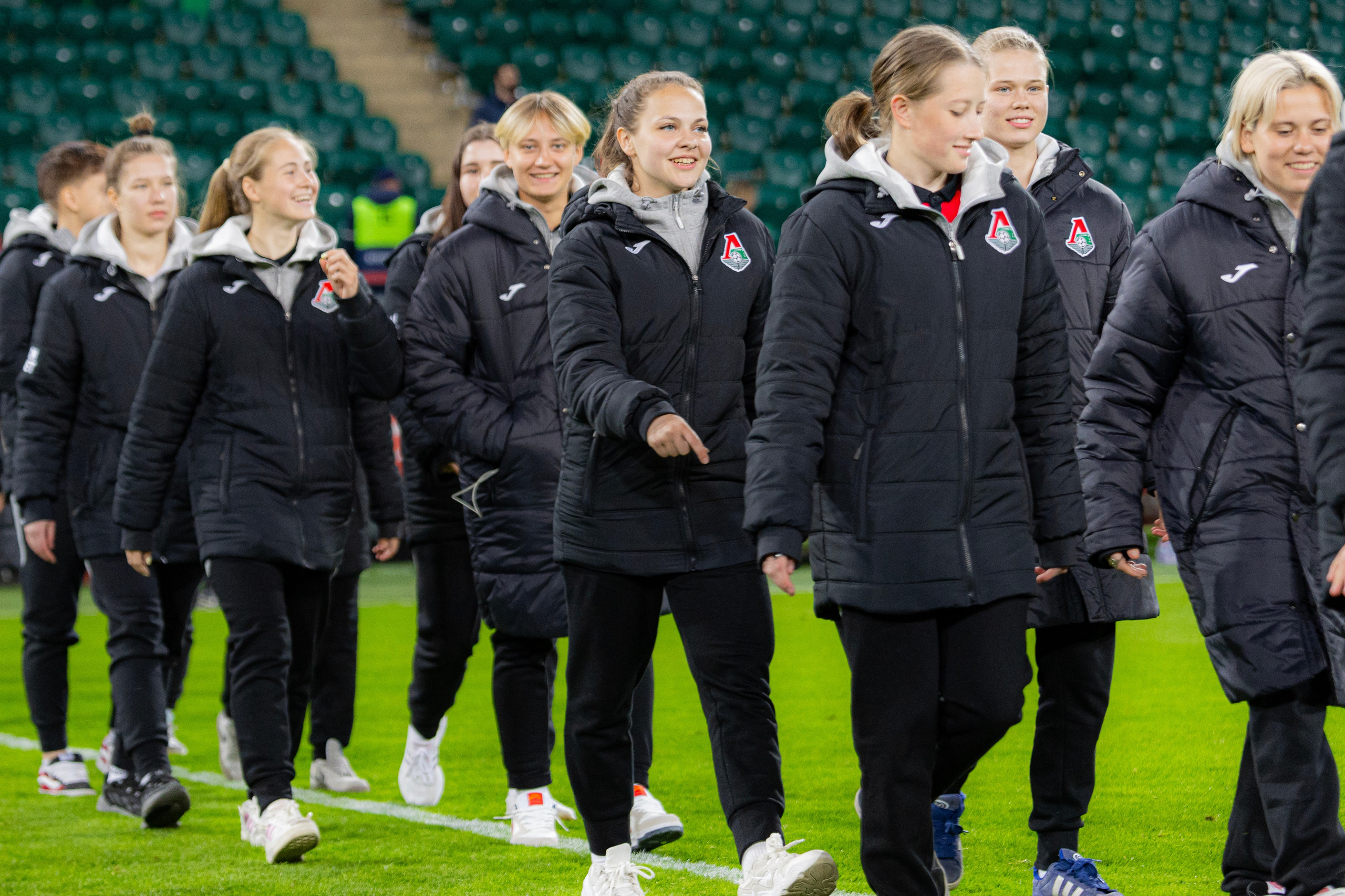 НАГРАЖДЕНИЕ ЖЕНСКОГО ОТДЕЛЕНИЯ АКАДЕМИИ ФК ЛОКОМОТИВ. Artem Zenin Photography