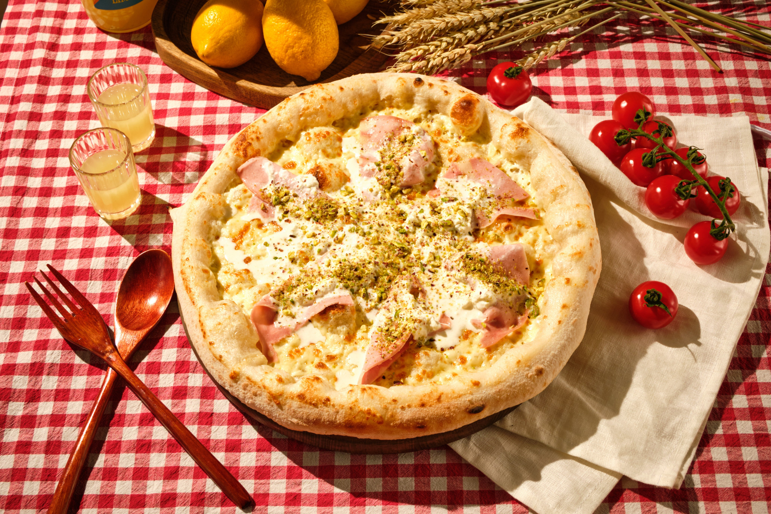 Food Photography of Pizza for Delivery | Photographer for Italian Restaurant Tbilisi. Commercial Photographer Tbilisi | Food & Product Photography | Vitaly Gorbachev