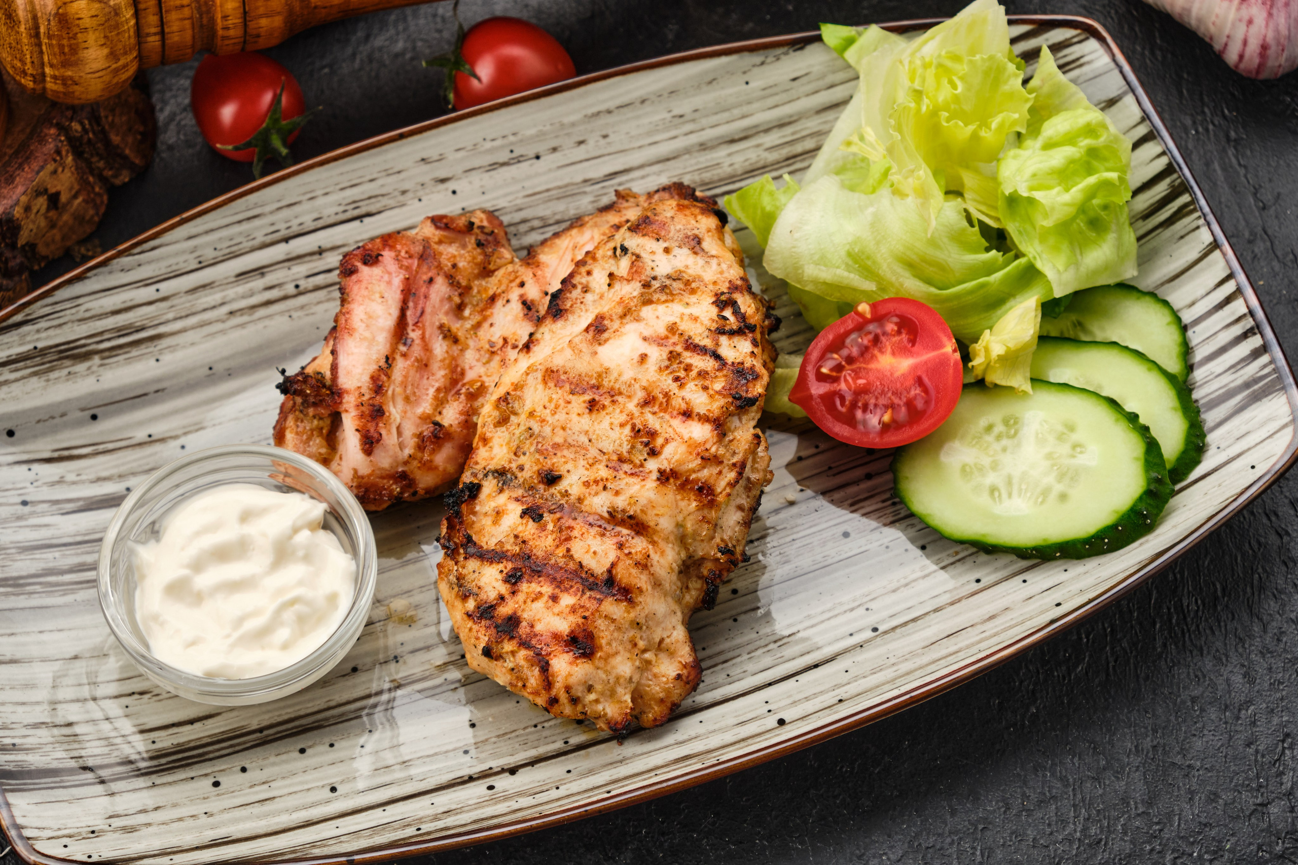 რესტორნის ფოტოგადაღება ბურგერებითა და გრილ მენიუთი | ფუდ ფოტოგრაფი და ინტერიერები თბილისი. კომერციული ფოტოგრაფი თბილისი | კერძებისა და პროდუქციის გადაღება | გორბაჩოვი ვიტალი