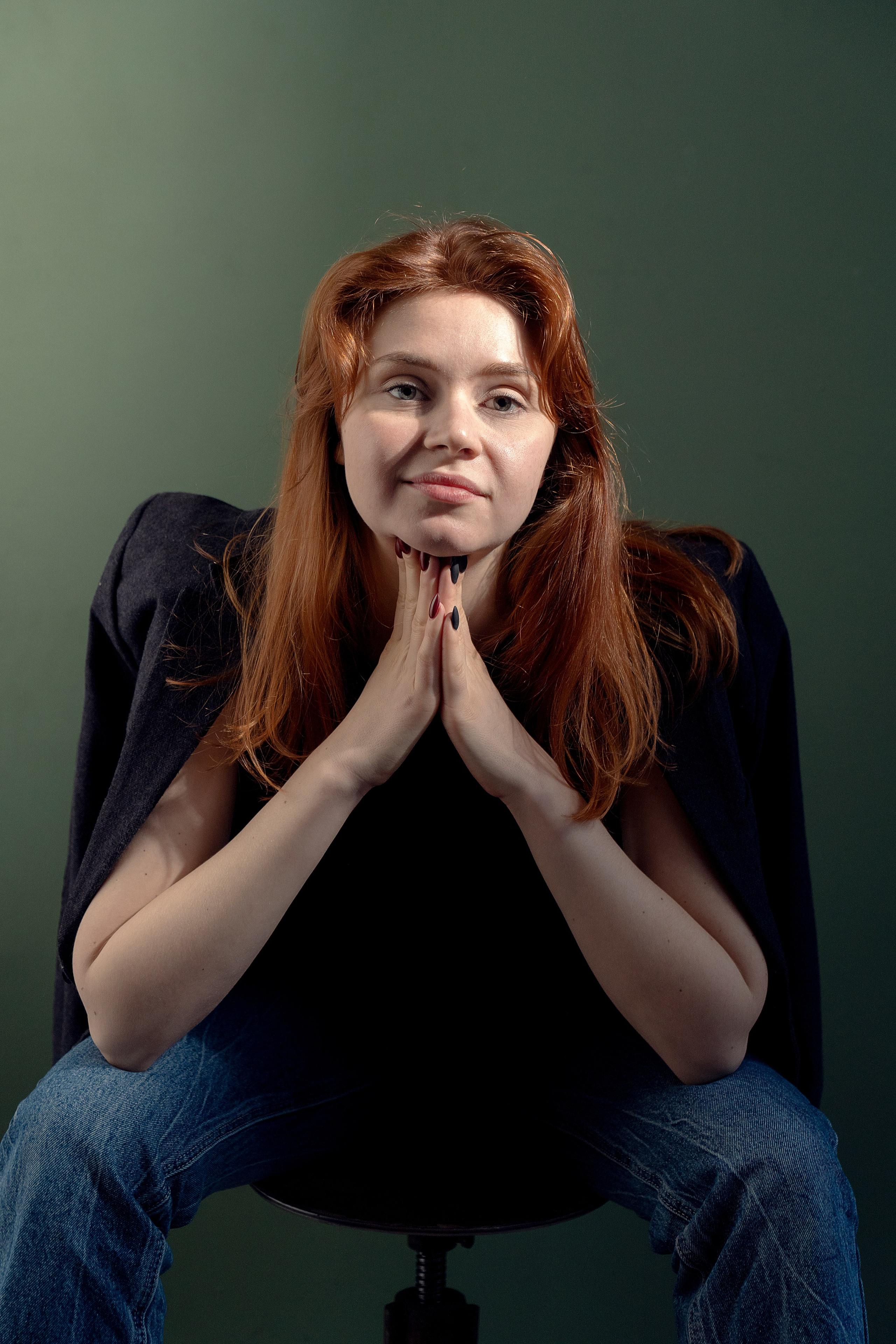 Алёна. Портрет. Главная