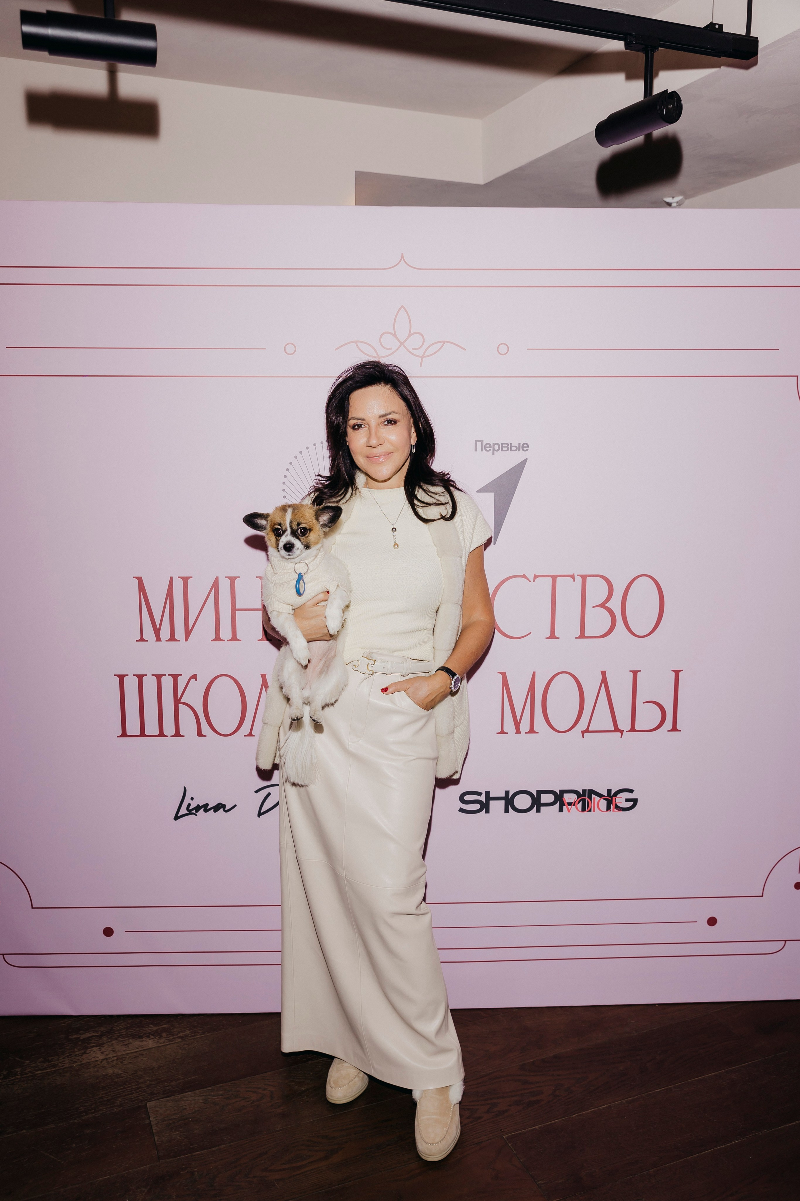 Лина Дембикова & the VOICE Shopping, Rocky2. «Птичка на проводе»: информационный портал в Москве