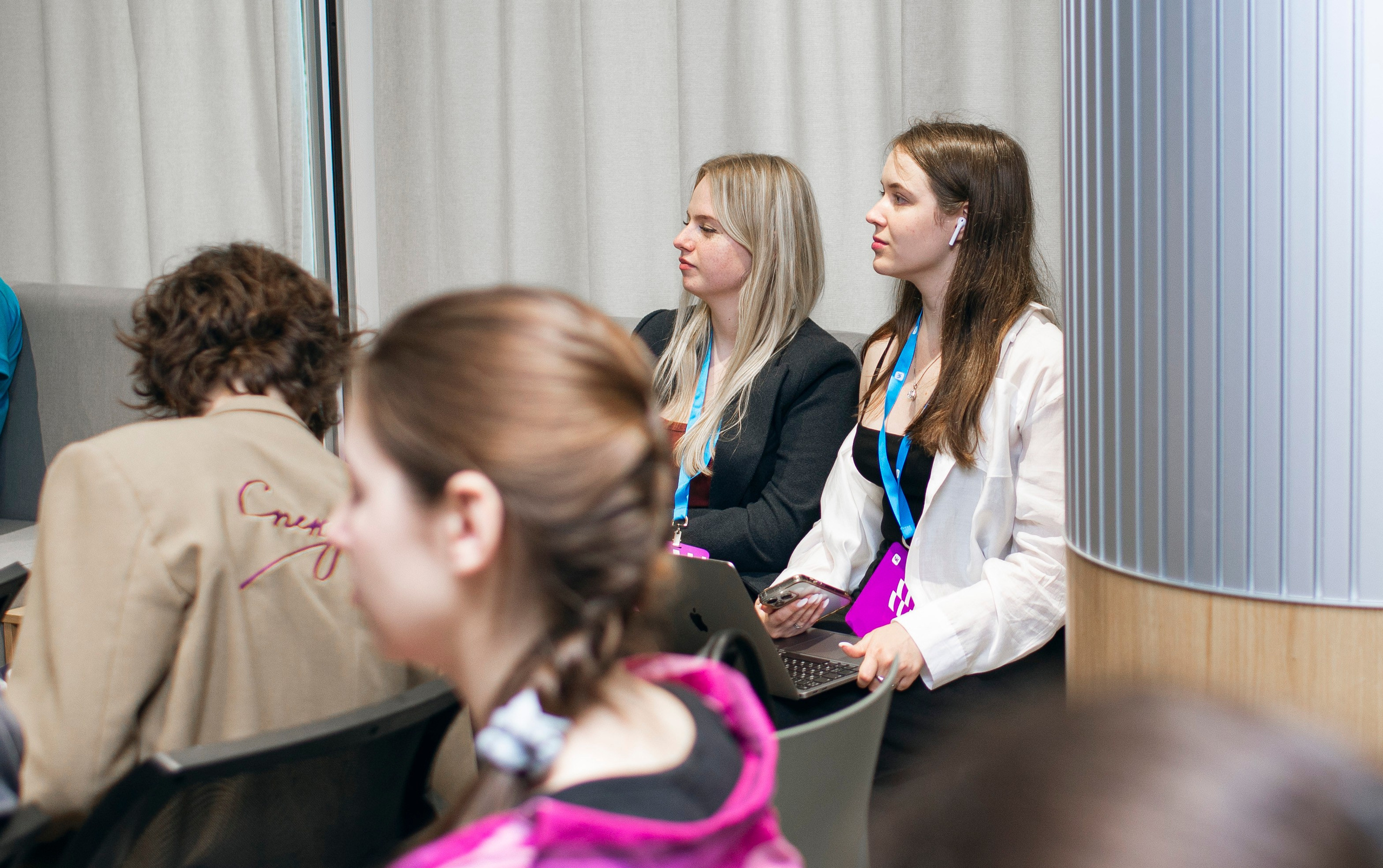 Защита проектов в ВК. Фотограф в Москве Алейникова Евгения