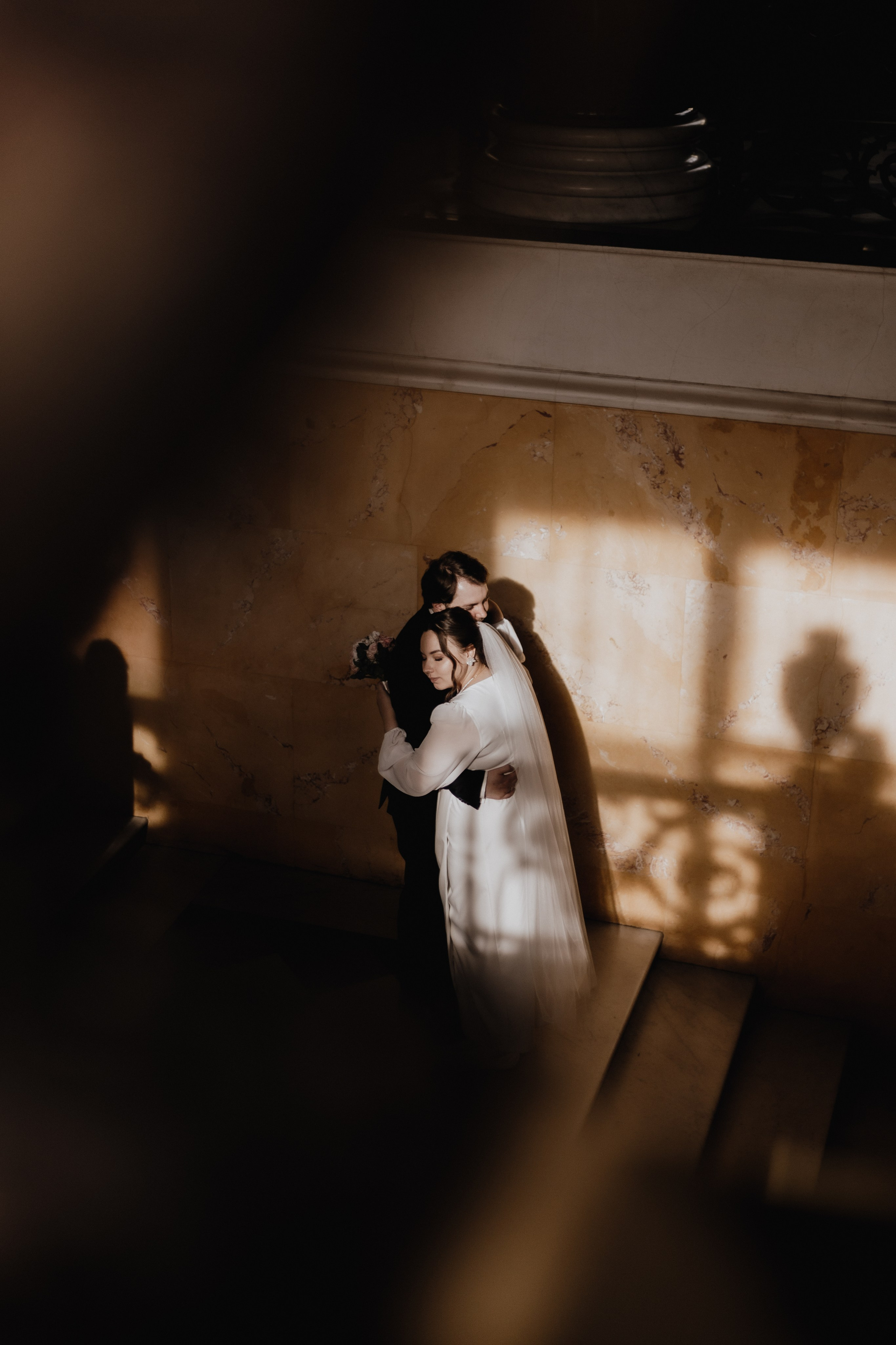 свадебный фотограф свадьба ретро вайб камерная свадьба в питере любить петроградская атмосферные снимки свадьба в санкт-петербурге только вдвоем свадебная фотография  свадебная съёмка в эрмитаж любовь и искусство  первый загс на английской набережной свадебный фотограф свадьба ретро вайб камерная свадьба в питере любить атмосферные снимки свадьба в санкт-петербурге только вдвоем свадебная фотография фотограф никитенко анастасия artsnastas 