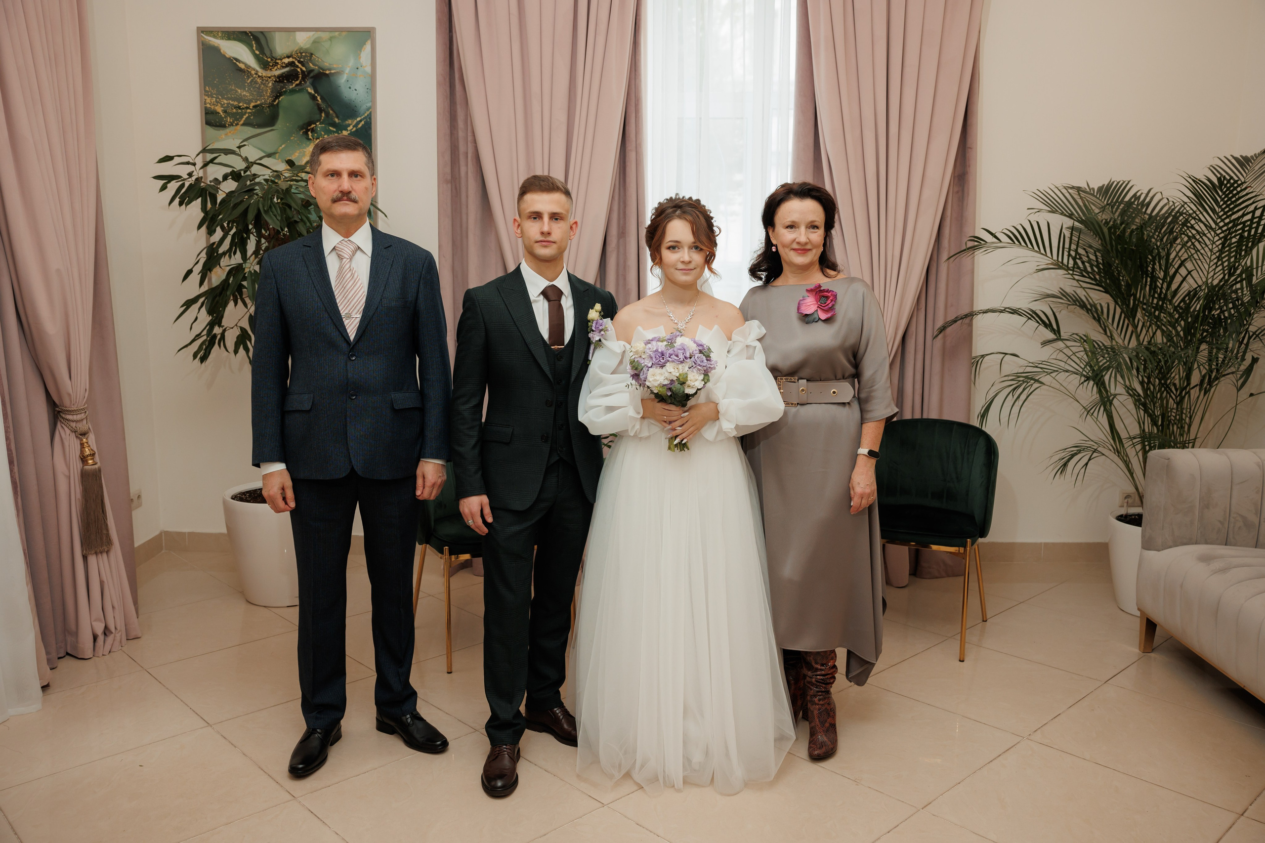 Константин и Дарья, ЗАГС ВДНХ, отель Soluxe, ресторан «Антик». Свадебный и репортажный фотограф (Москва, Королев и другие)