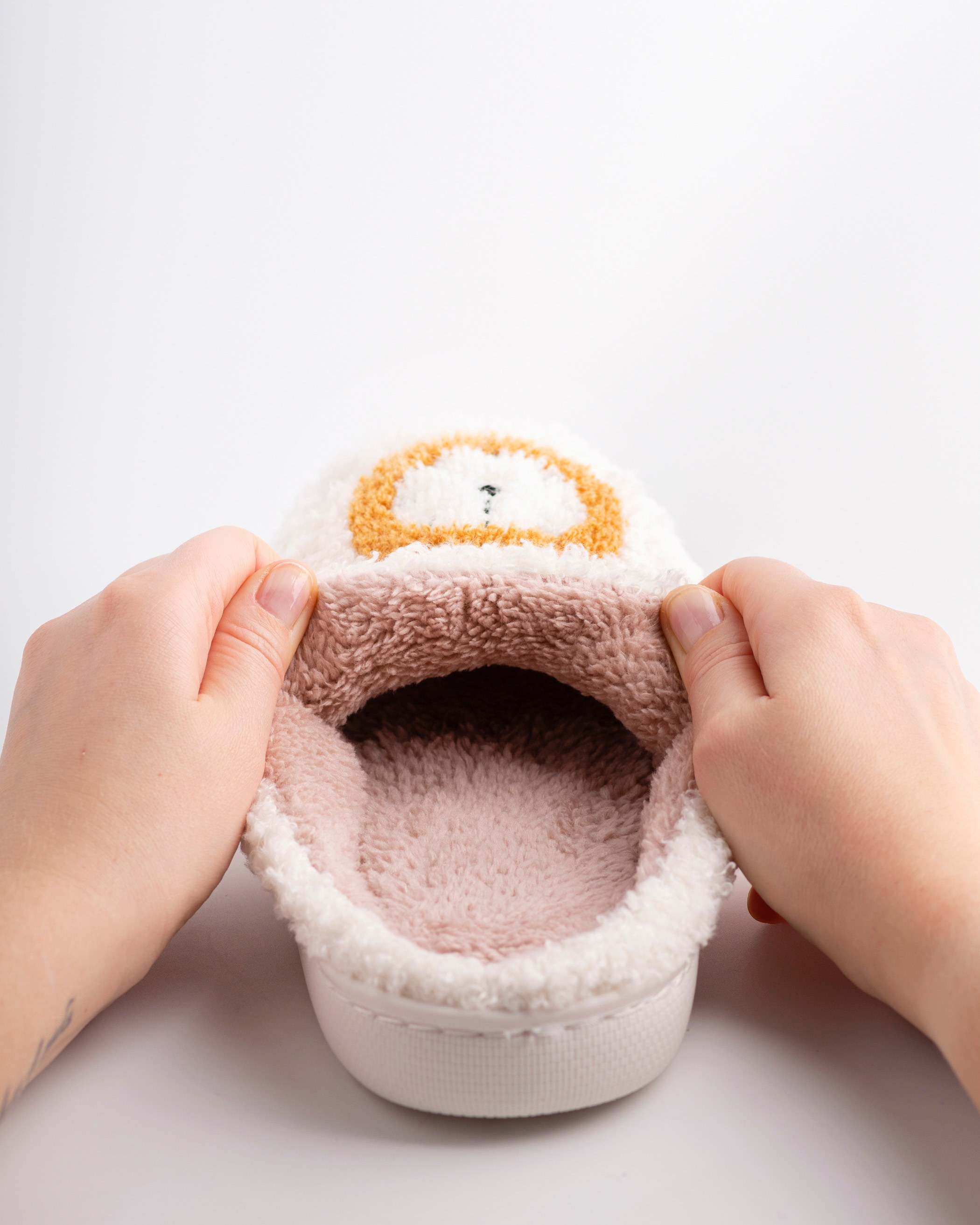 Домашние тапочки. Сандуца Мила — фотография со смыслом и душой