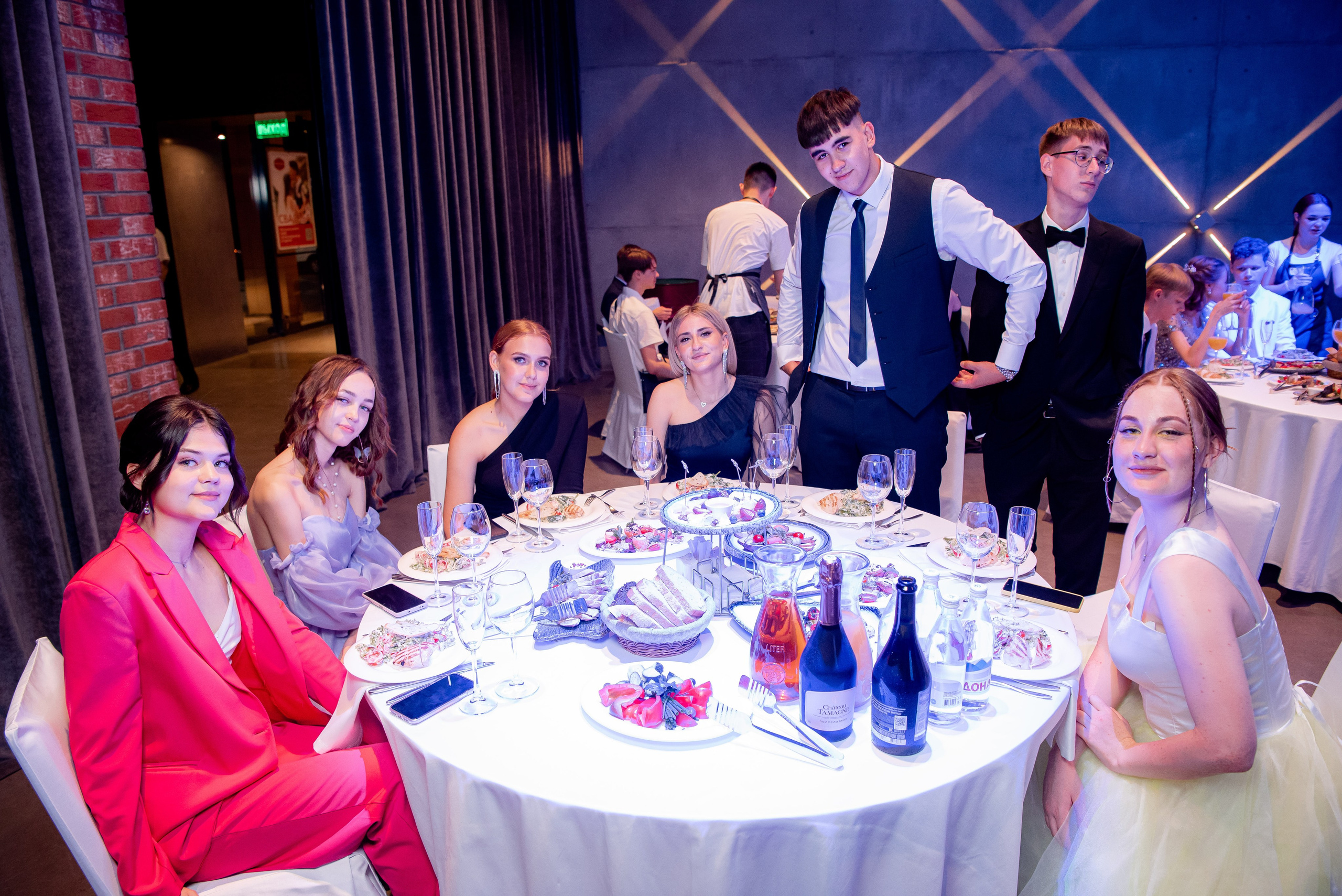 140 Школа. Вручение и Банкет. Сити Холл. Фотограф в Волгограде и Волжском Александр Горбань