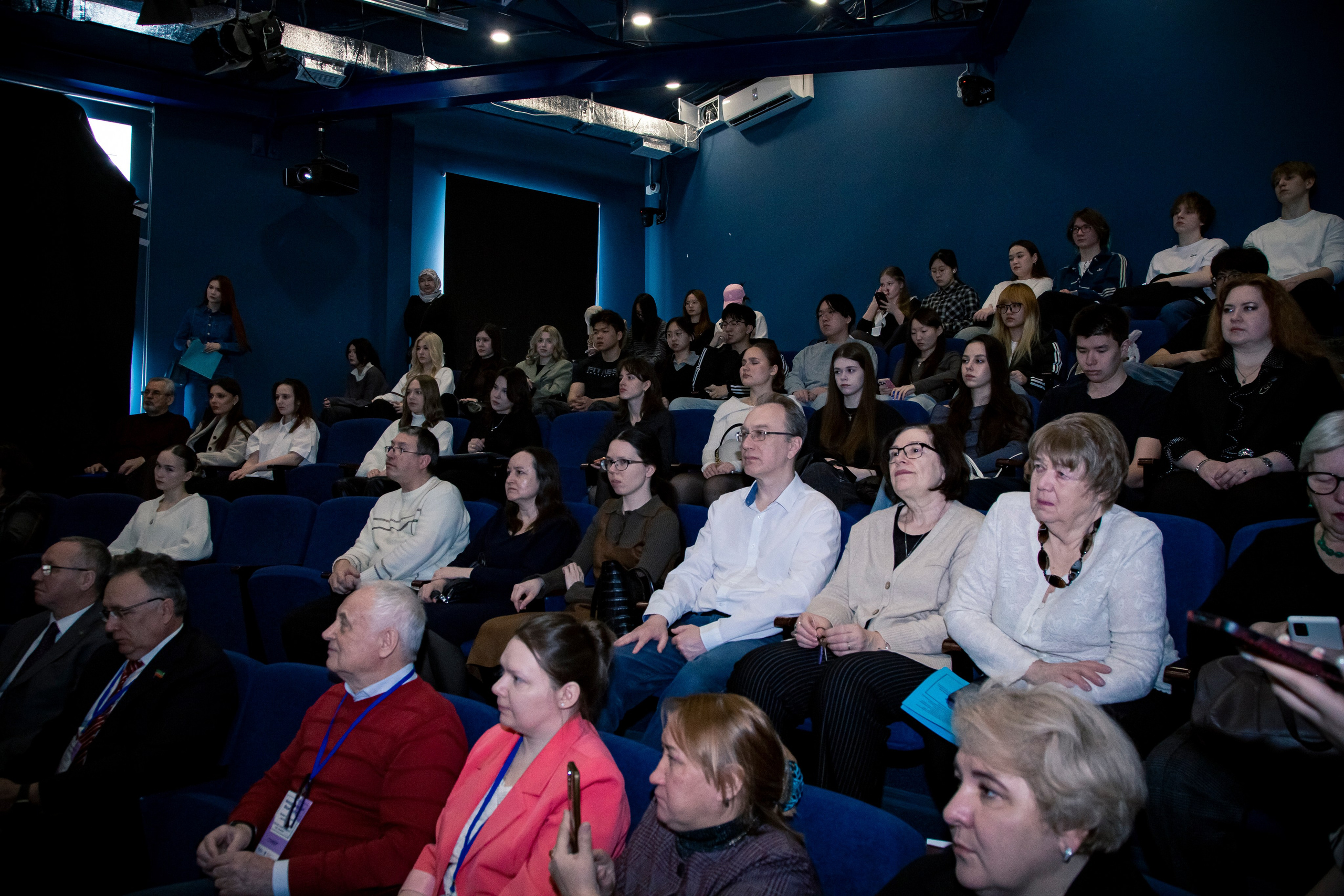 «Человек и цифровое пространство». Репортажный и портретный фотограф Казань / Горячих Полина