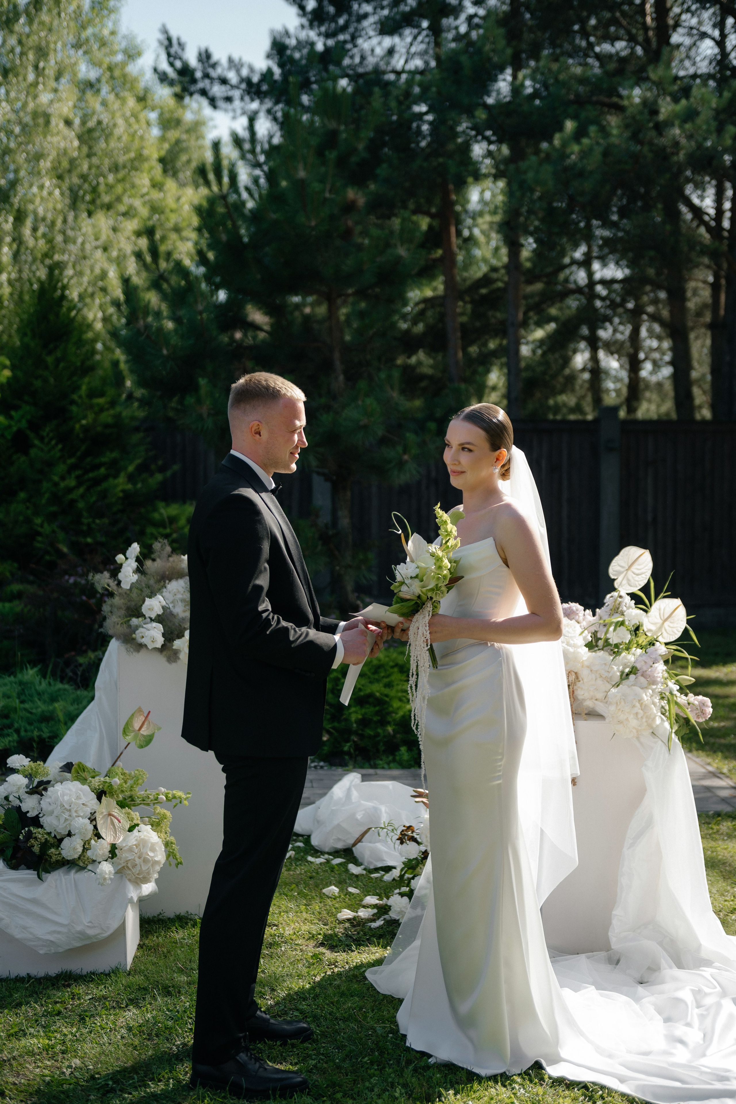 Wedding day in DELICE CHALET. Wedding PHOTOGRAPHER Andrew Vnukov