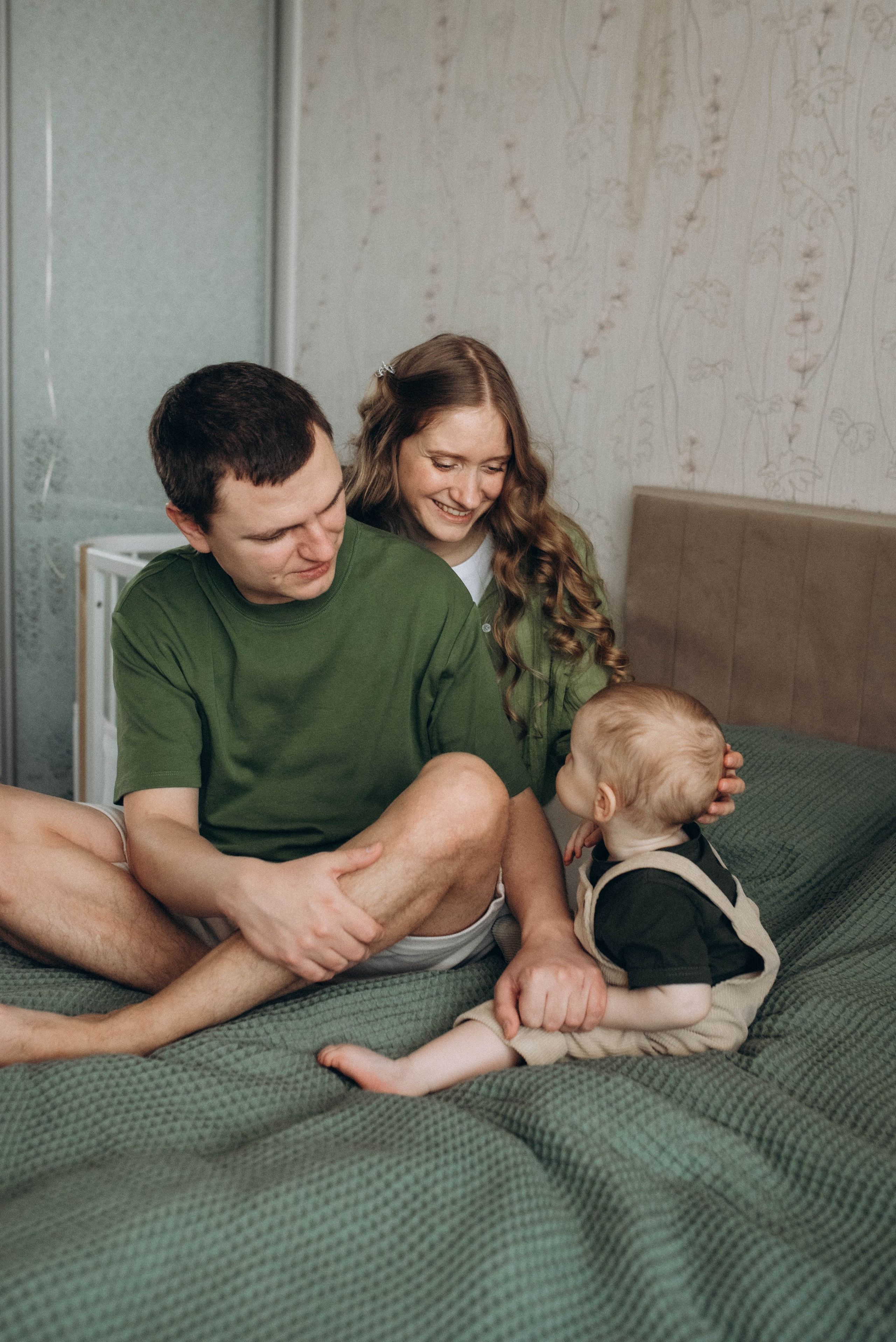 Семейная фотосессия ко дню рождения малыша. Семейный фотограф в Железнодорожном Масаева Елена