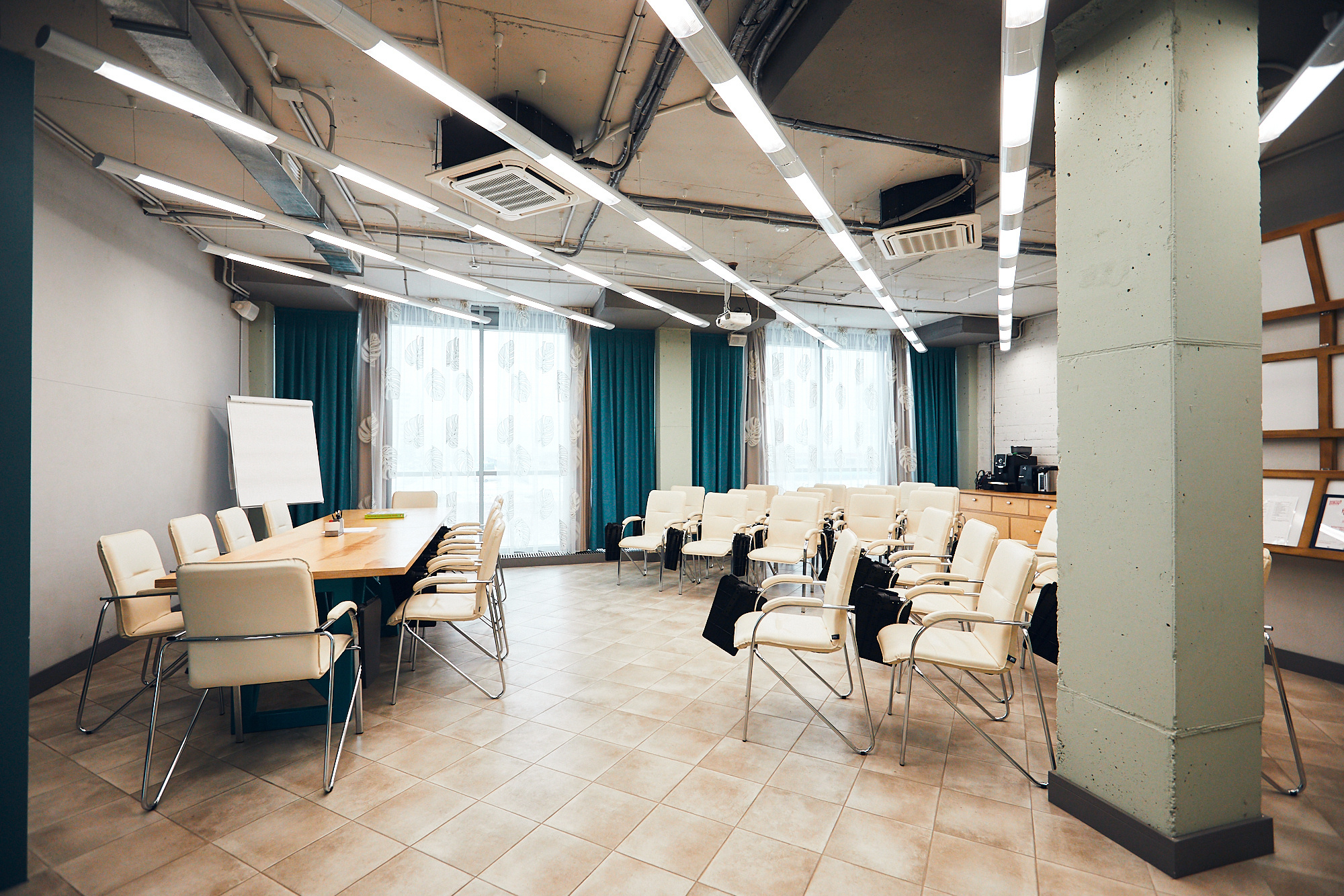 Студия флористики «Зелень». Бизнес портрет Аэросъемка Интерьерная съемка Тюмень