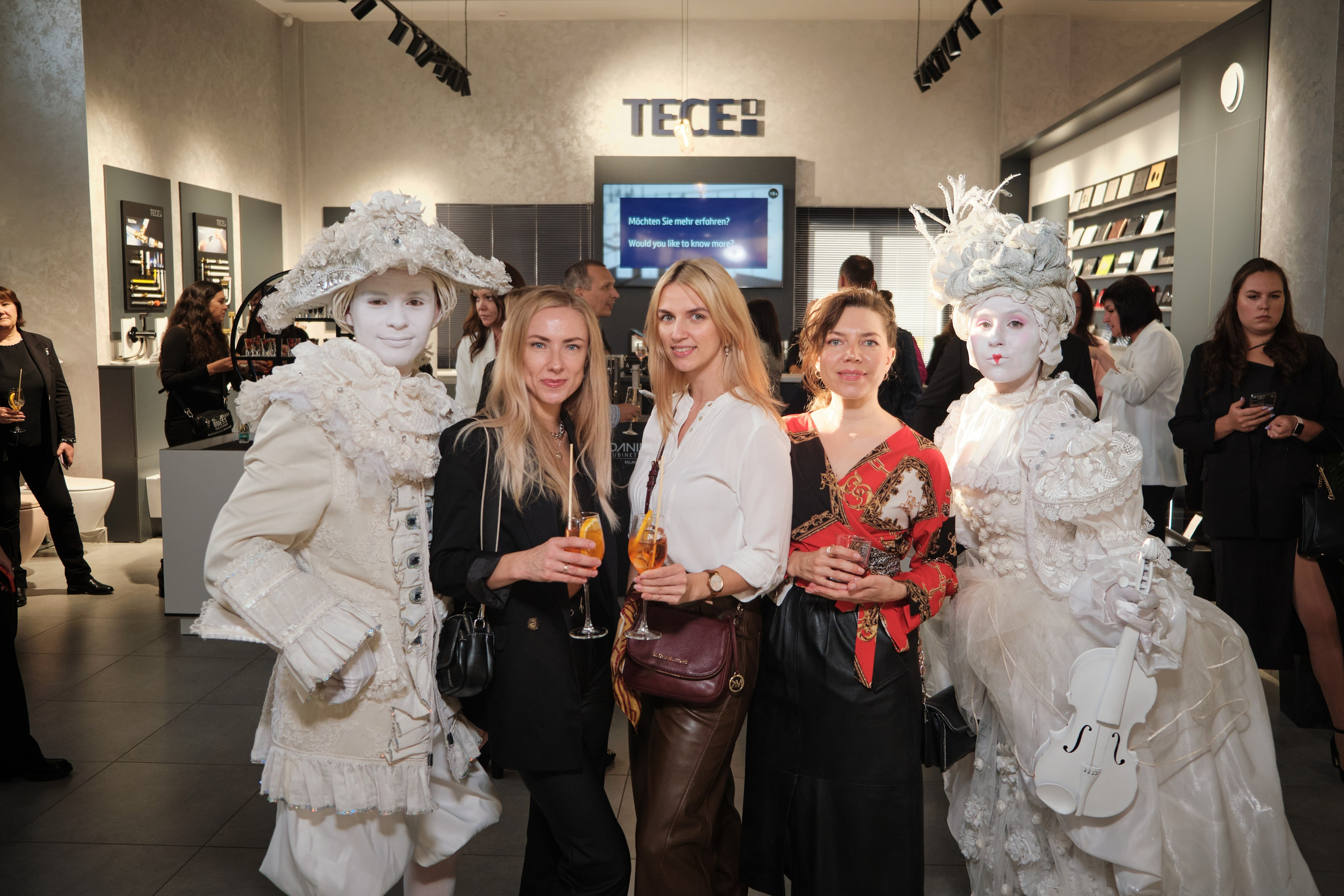 Открытие салона 100 градусов. Антон Ив