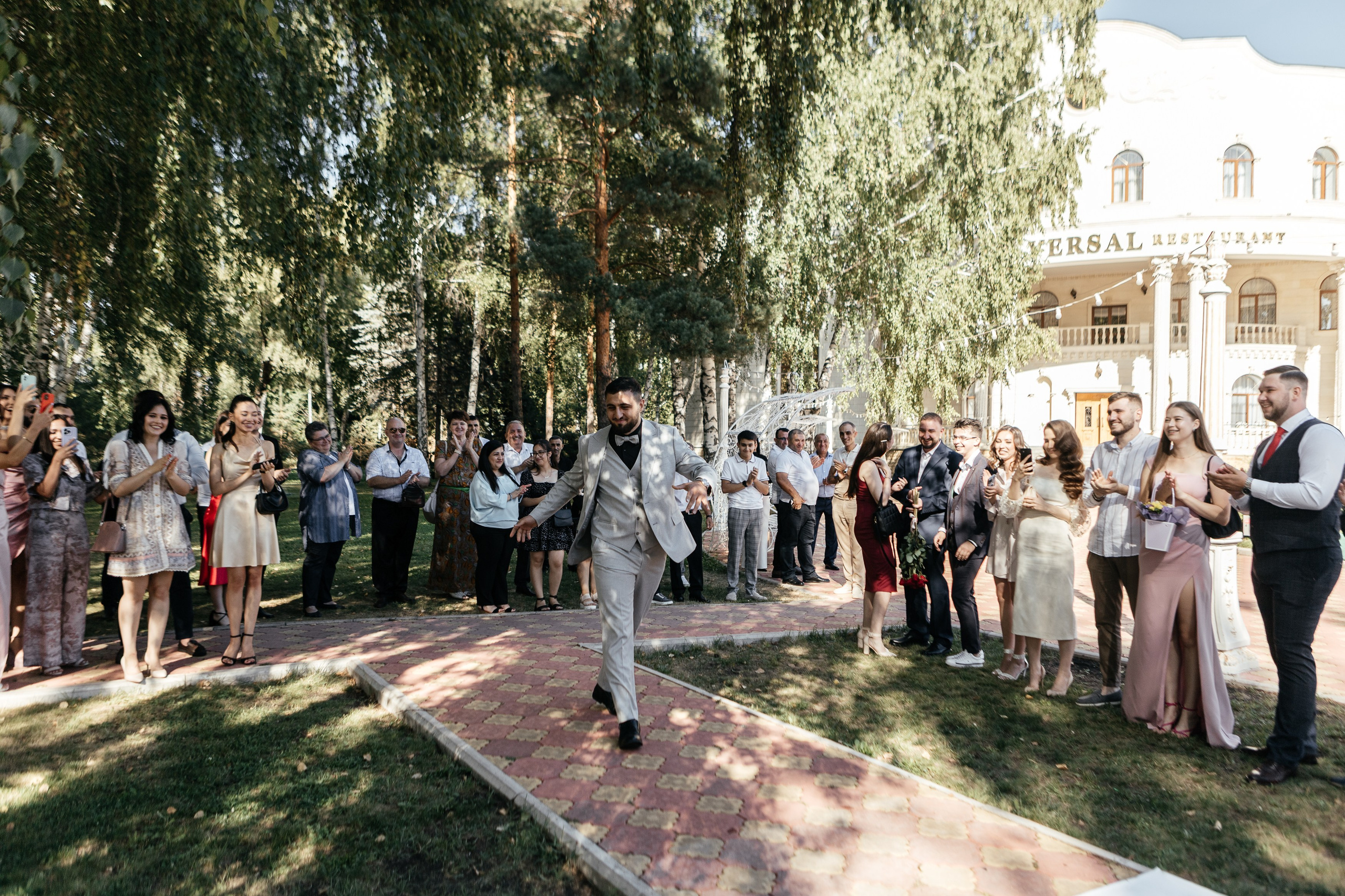 Свадебный фотограф Уфа — Руслан ГабдлисламовЖивые эмоции, красивые кадры, воспоминания на всю жизнь.Работаю по всей Республике Башкортоста. Свадебный фотограф Уфа Руслан Габдлисламов