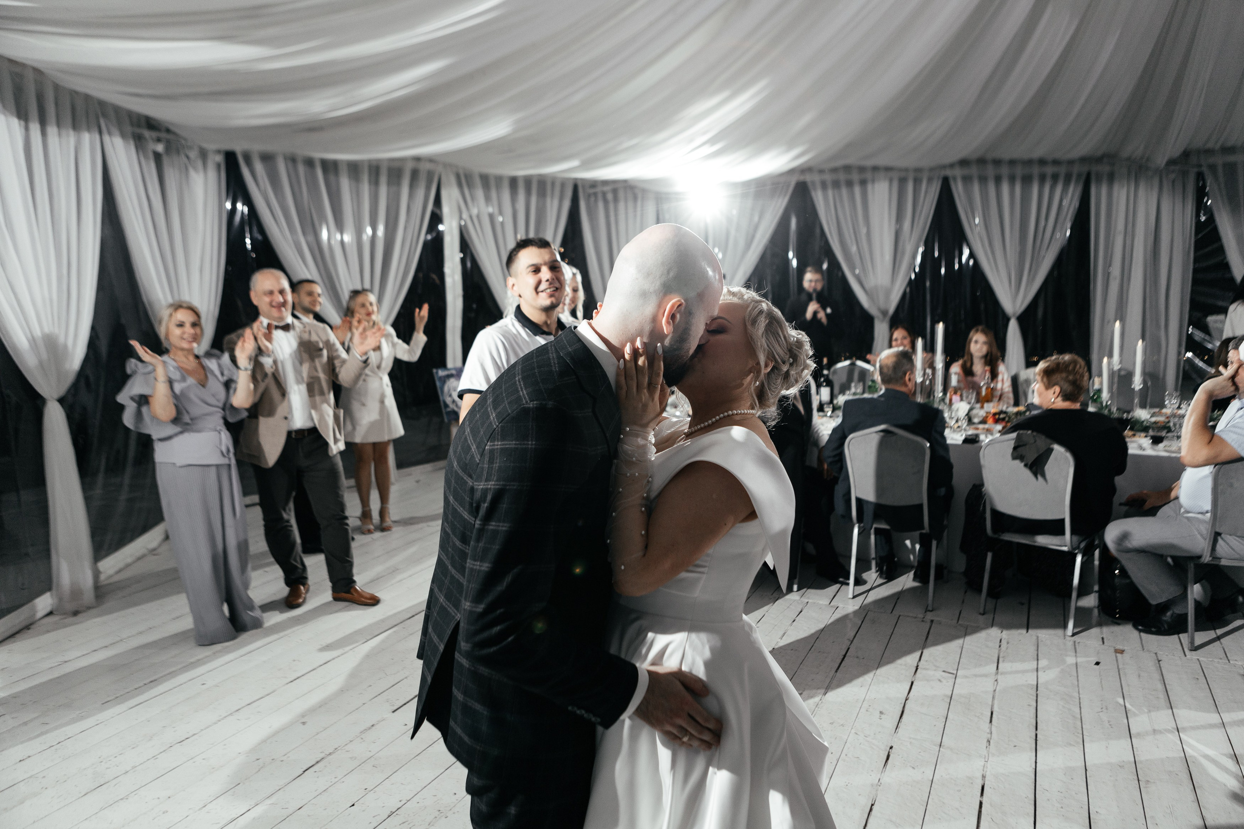 Свадебный фотограф Уфа — Руслан ГабдлисламовЖивые эмоции, красивые кадры, воспоминания на всю жизнь.Работаю по всей Республике Башкортоста. Свадебный фотограф Уфа Руслан Габдлисламов