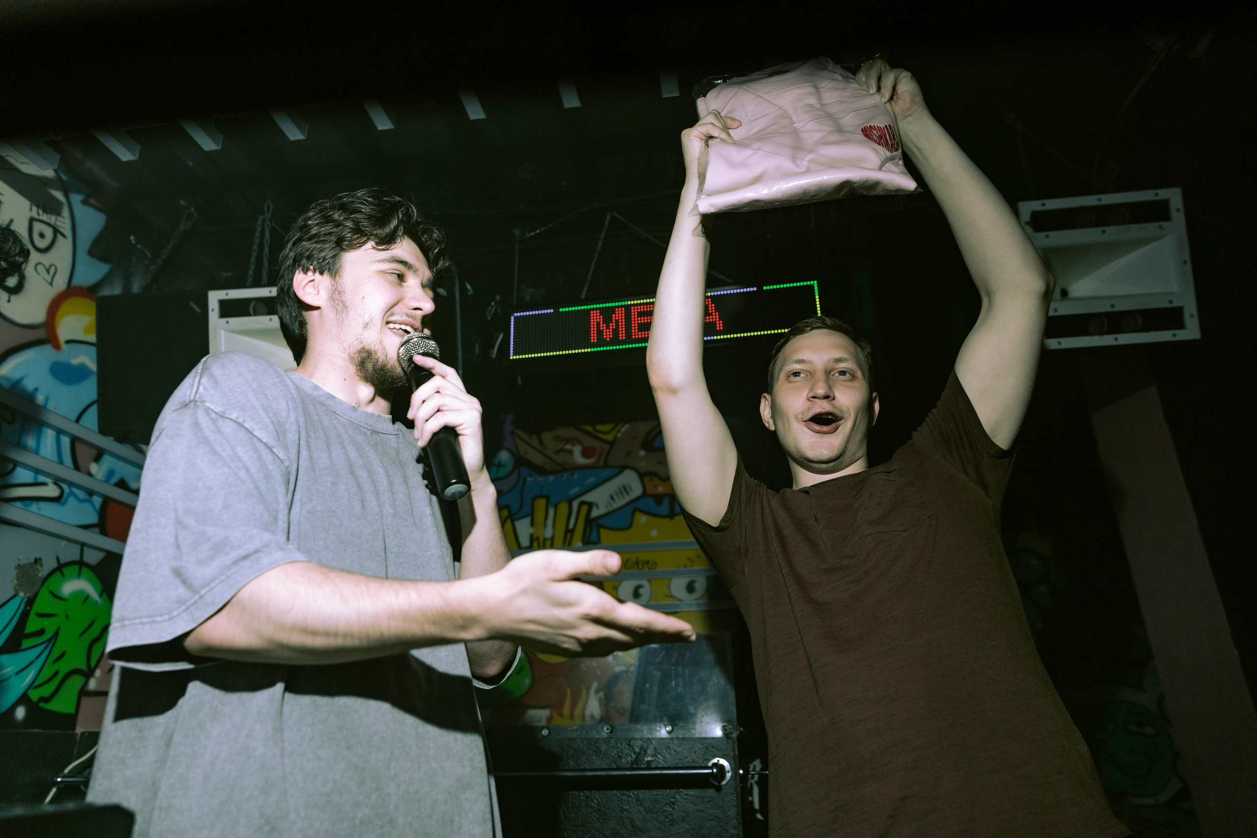 Mishka-bar 4. _Carpe diem_