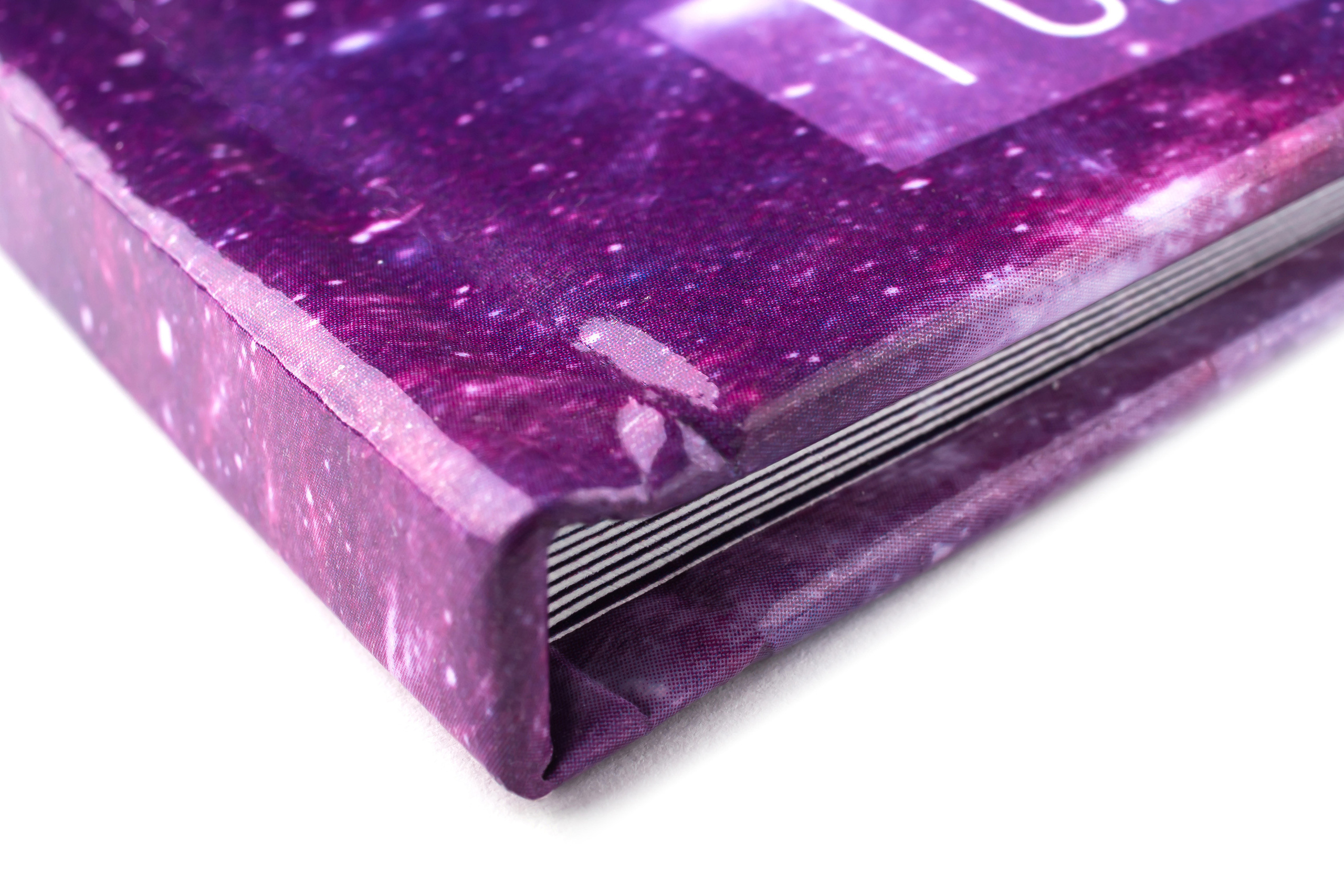 Книга в твердой обложке с плотными листами