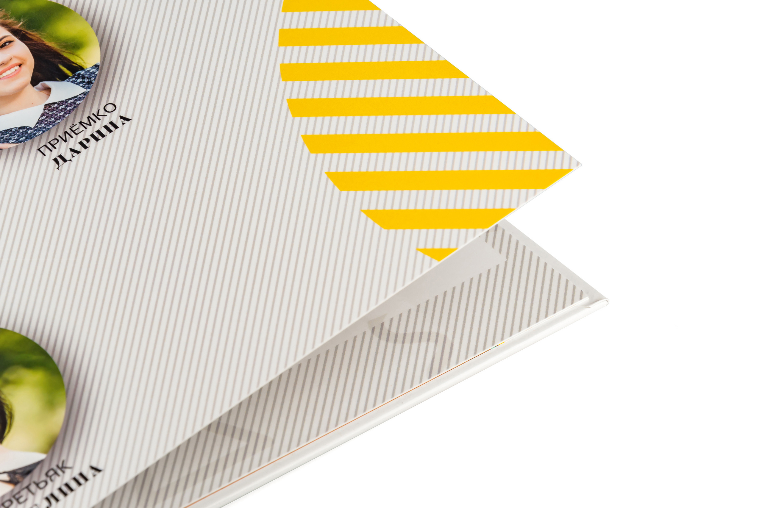 Книга в твердой обложке с плотными листами