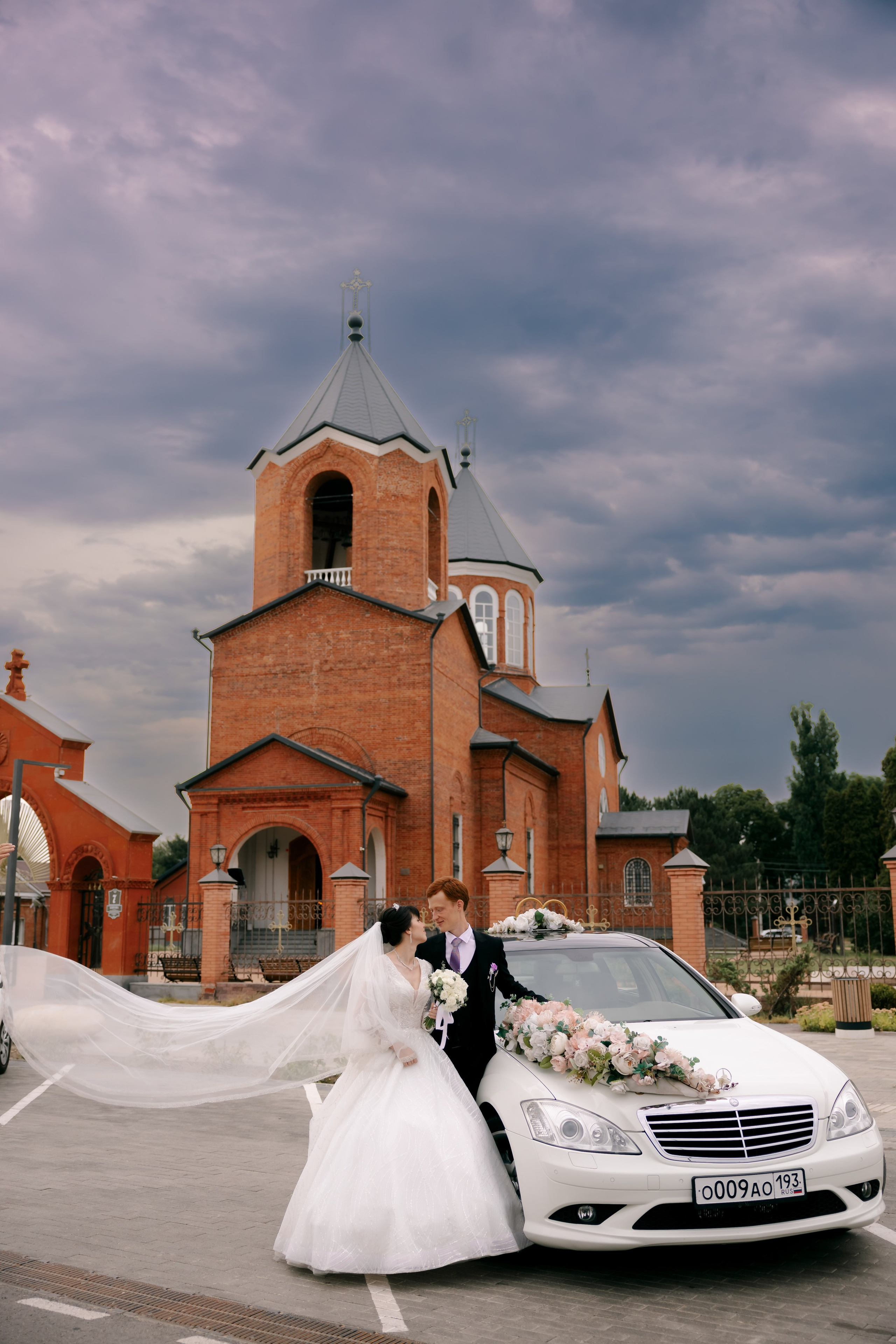 Свадебные съемки. Профессиональный фотограф и видеооператор