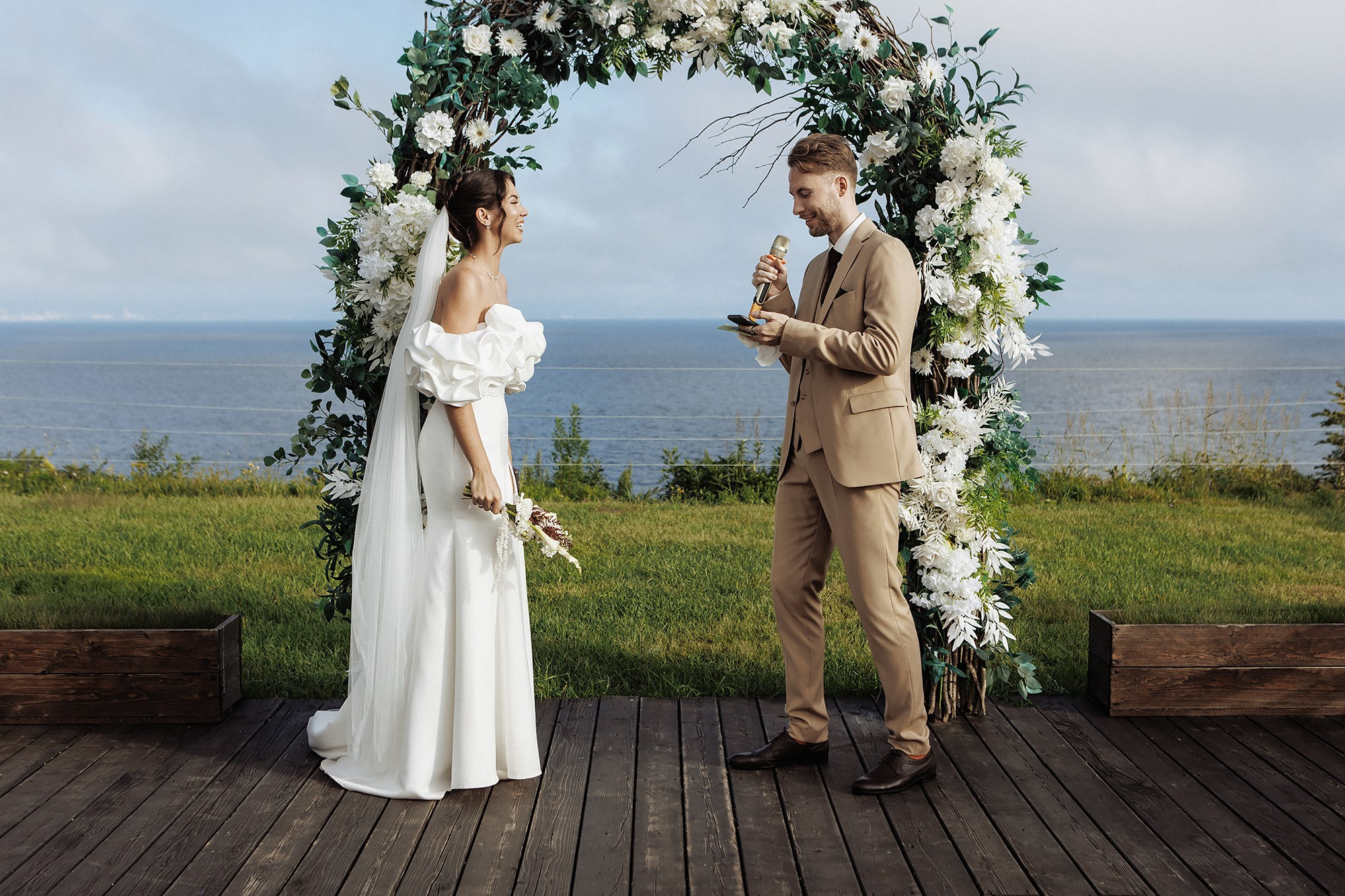 Саша и Вика 5.09.25. Свадебный фотограф Владивосток Алина Гевондова