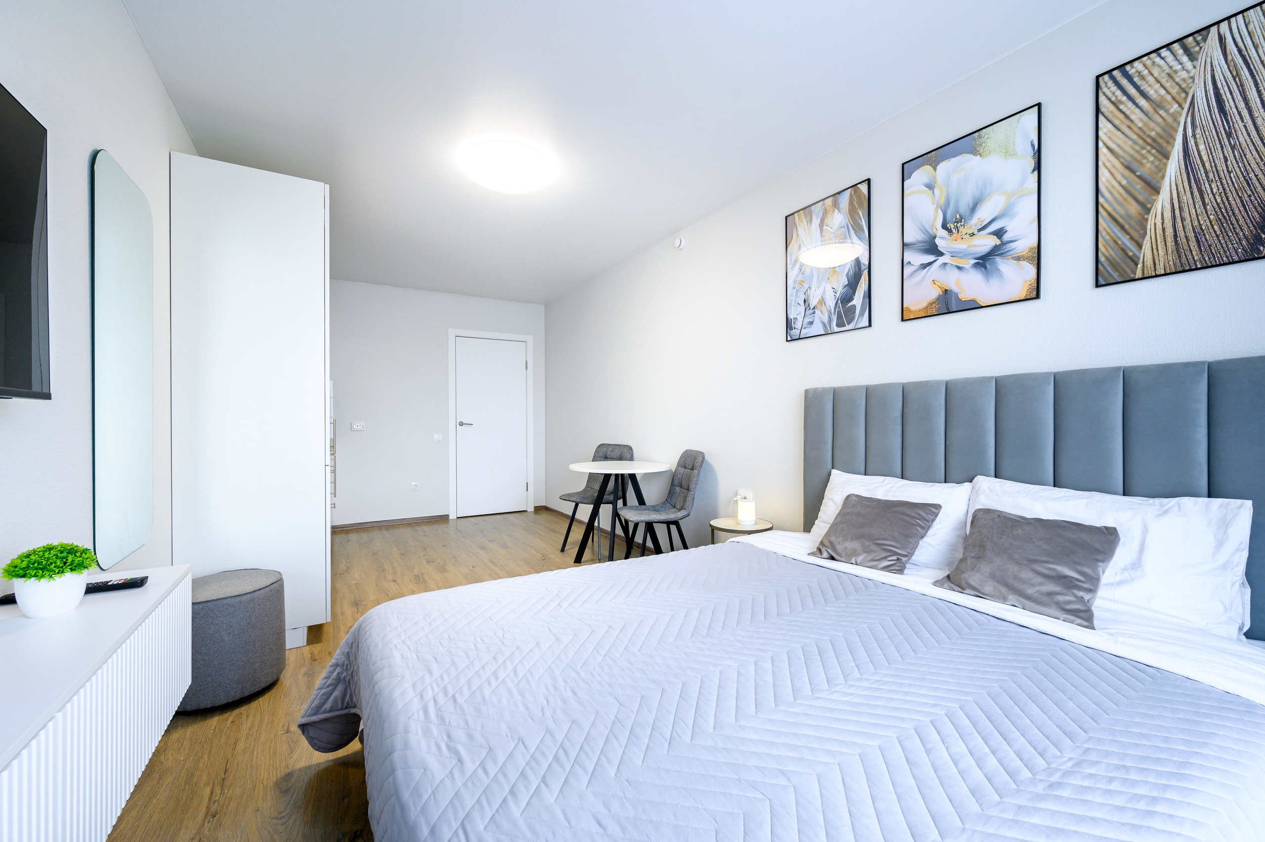 Студия на Варфоломеевской. Интерьерный фотограф. Фото- видеосъемка недвижимости Санкт-Петербург