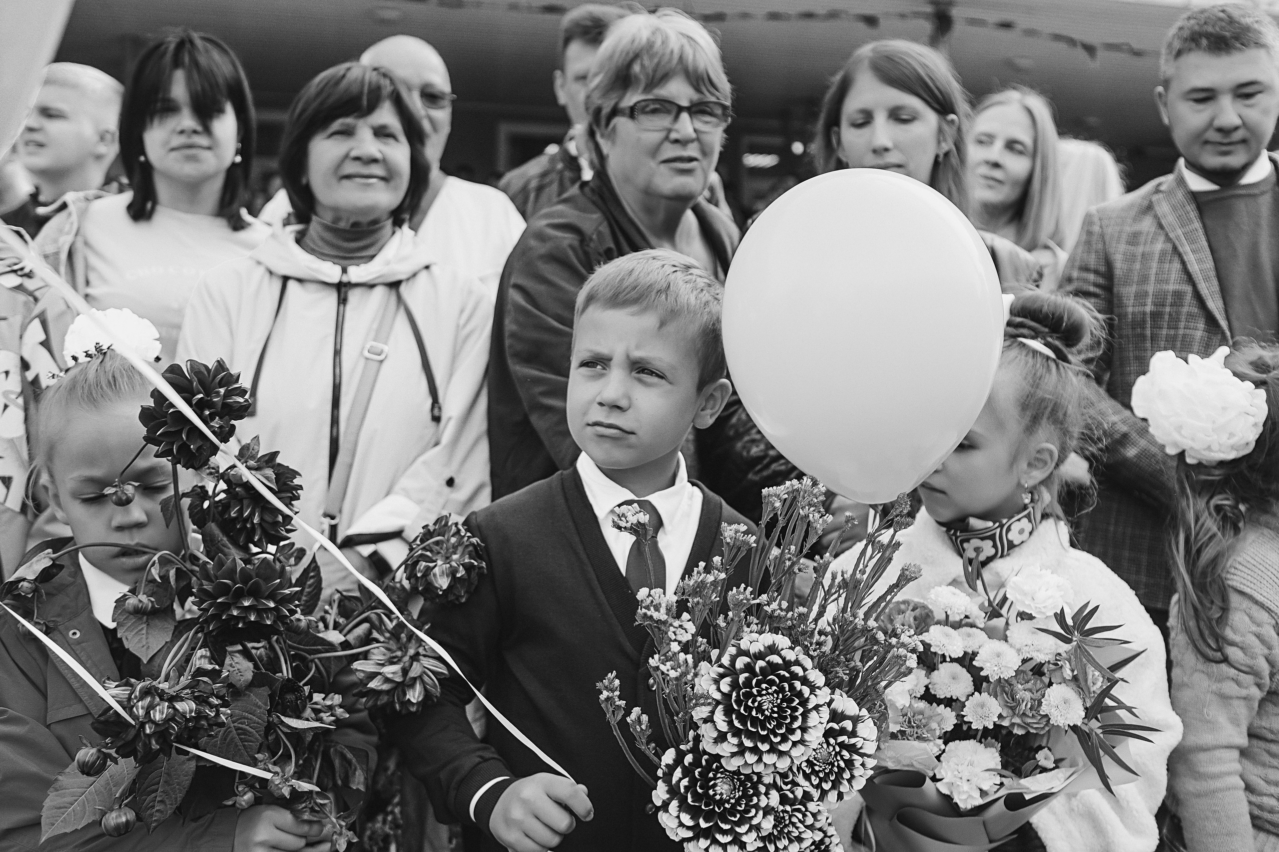 1 сентября линейка+кл час+портреты. Семейный фотограф Тюмень, фотограф на роды Салмина Мария