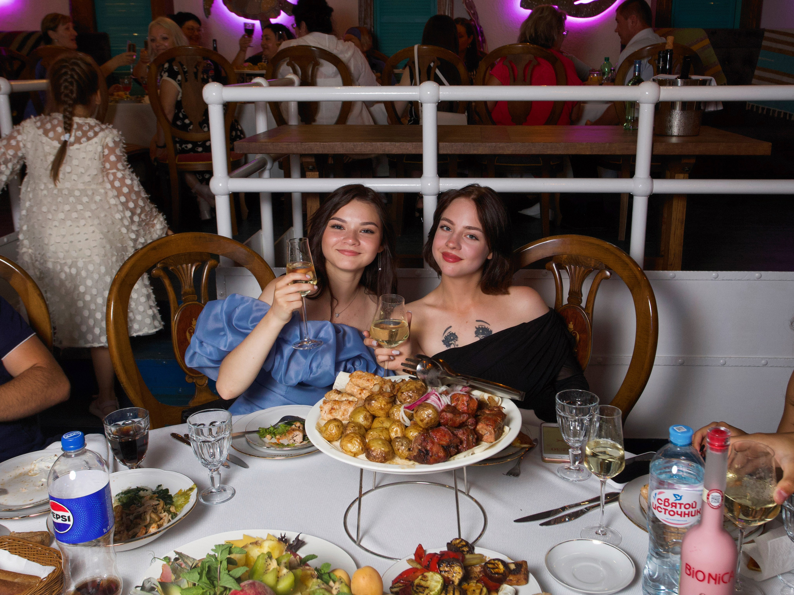 ВЫПУСКНОЙ «КОКОМО» 27.06.24. Репортажный фотограф Анапа