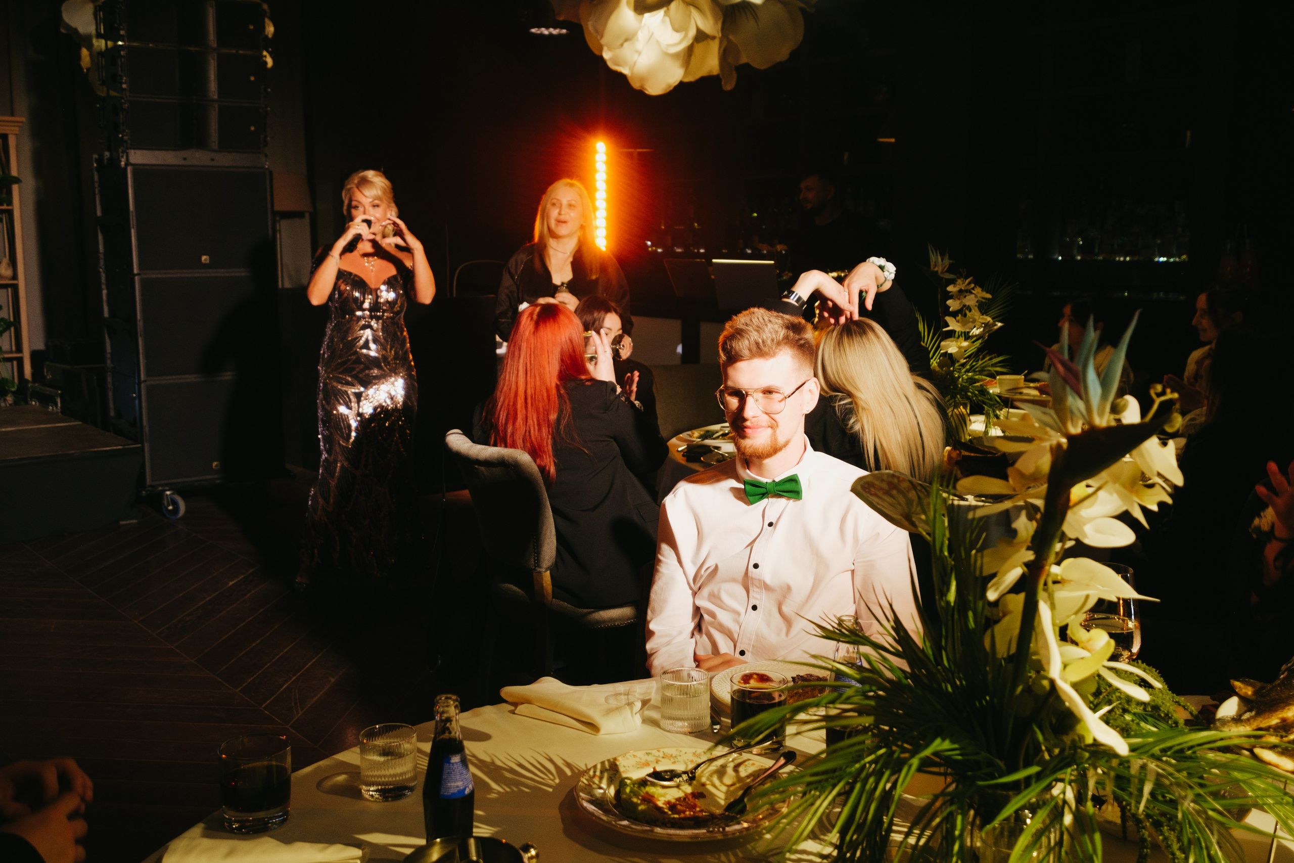 Корпоратив в Сириусу (Адлер) 10 лет компании. Свадебный фотограф Денис Ожигин в Краснодаре и крае. Эмоциональная и стильная съемка вашего дня