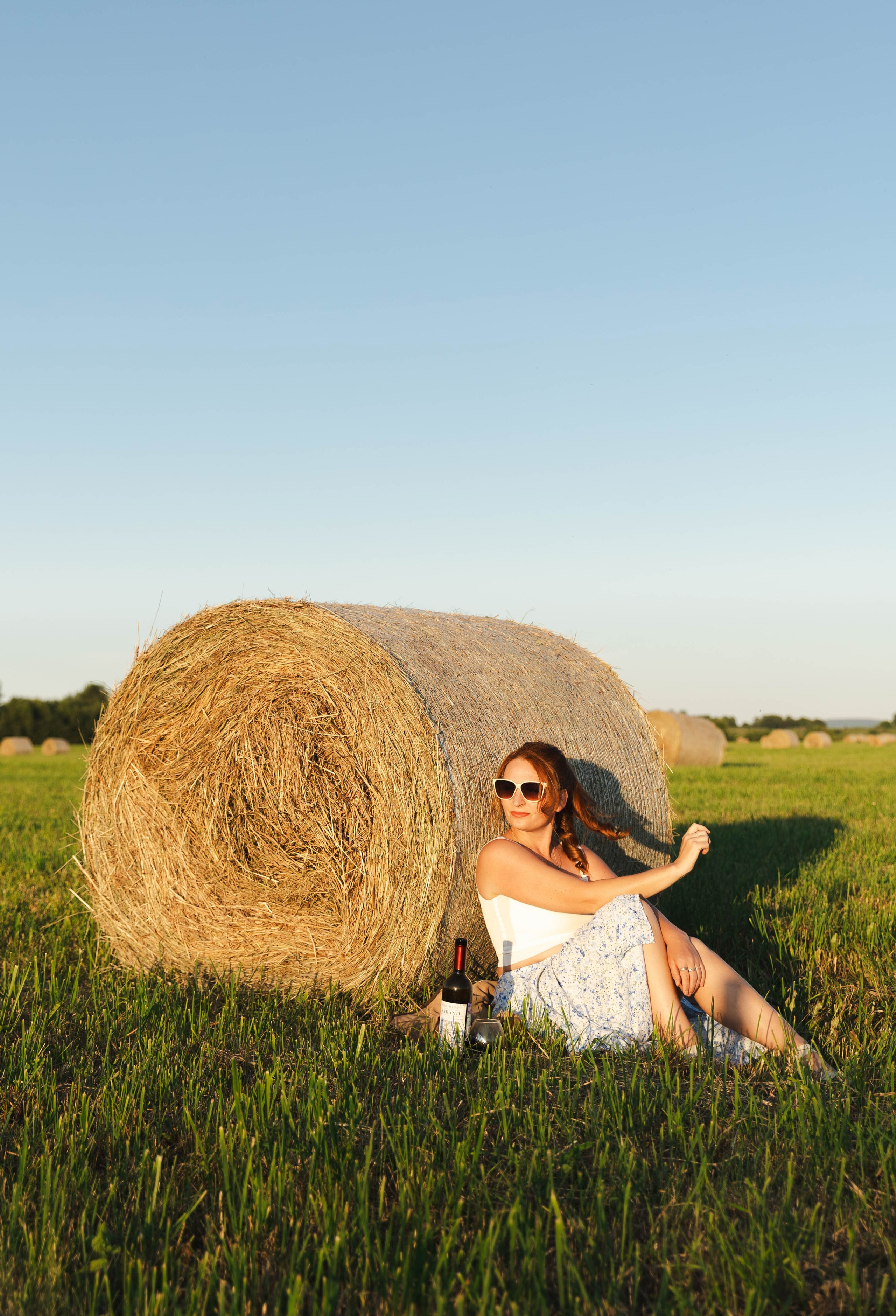 Молодость — это танцевать с бокалом. Свадебный и семейный фотограф в Карелии