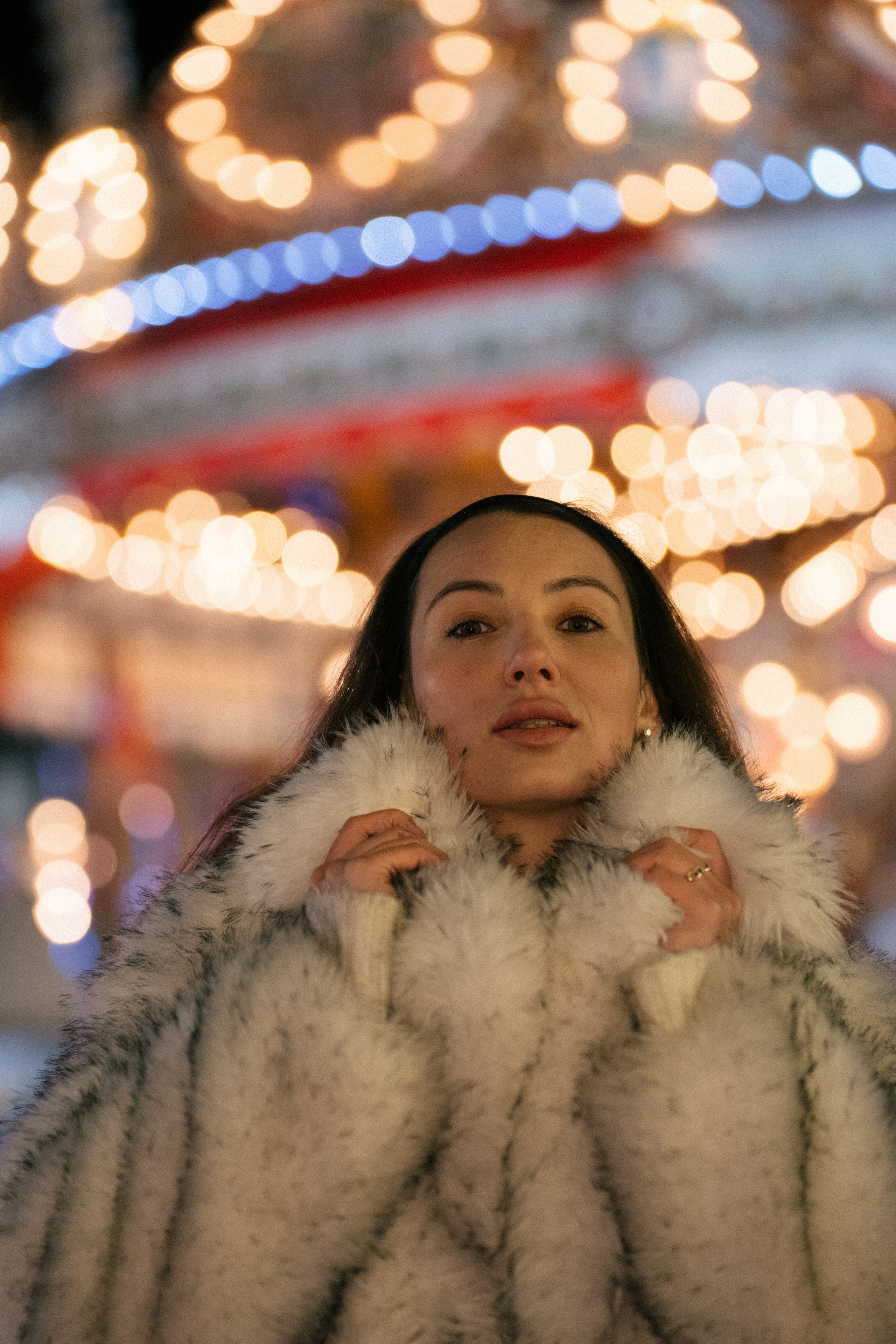 ПРОГУЛКА НА МАНЕЖНОЙ ПЛОЩАДИ ДЛЯ ДЕВУШКИ ПЕРЕД НОВЫМ ГОДОМ (НОВОГОДНЯЯ ФОТОСЕССИИЯ НА МАНЕЖНОЙ ПЛОЩАДИ). Профессиональный фотограф, Санкт-Петербург — Виктория Богомолова