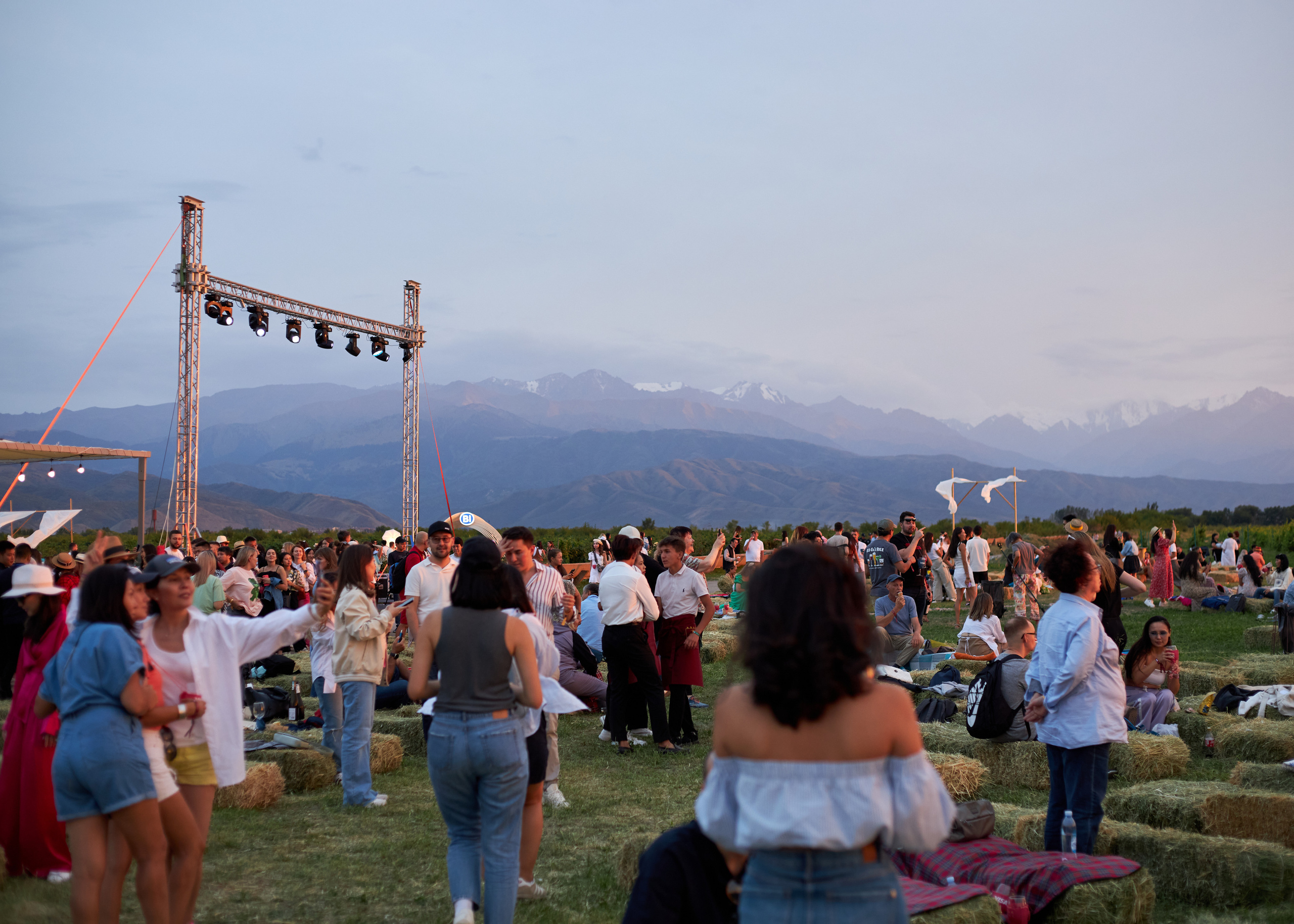 фотограф астана, услуги фотографа, профессиональный фотограф, репортажная съемка, портретная фотосъемка, баскетбол, астана, студийная фотосессия, фотосессия астана, детский фотограф, фотограф на день рождения, фотограф на праздник, выездная фотостудия, фотограф алматы, праздник урожая, арбафест, matchday.kz, chingizqagan
